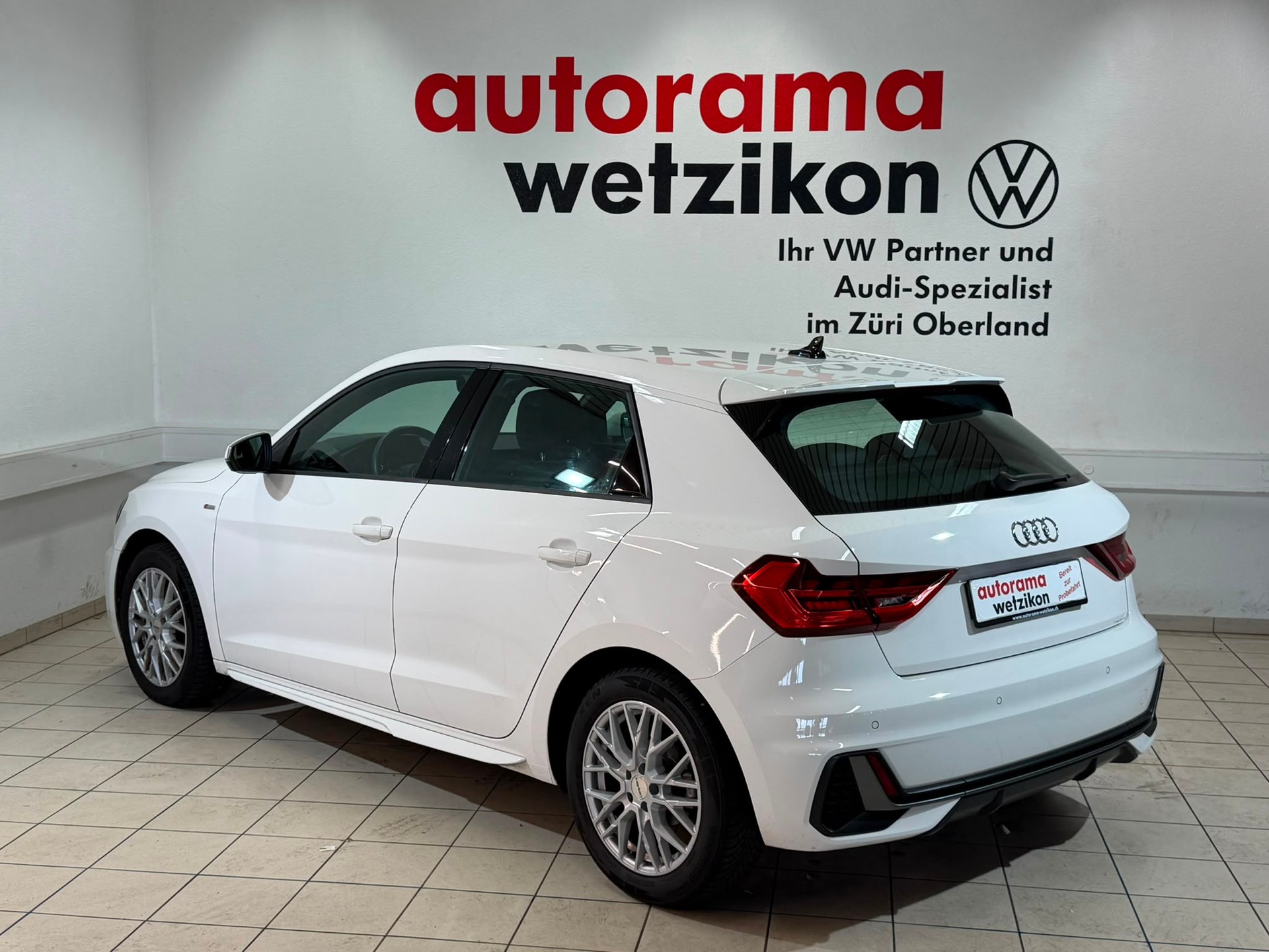 AUDI A1 Sportback 30 TFSI S Line Attraction S-tronic-image-2