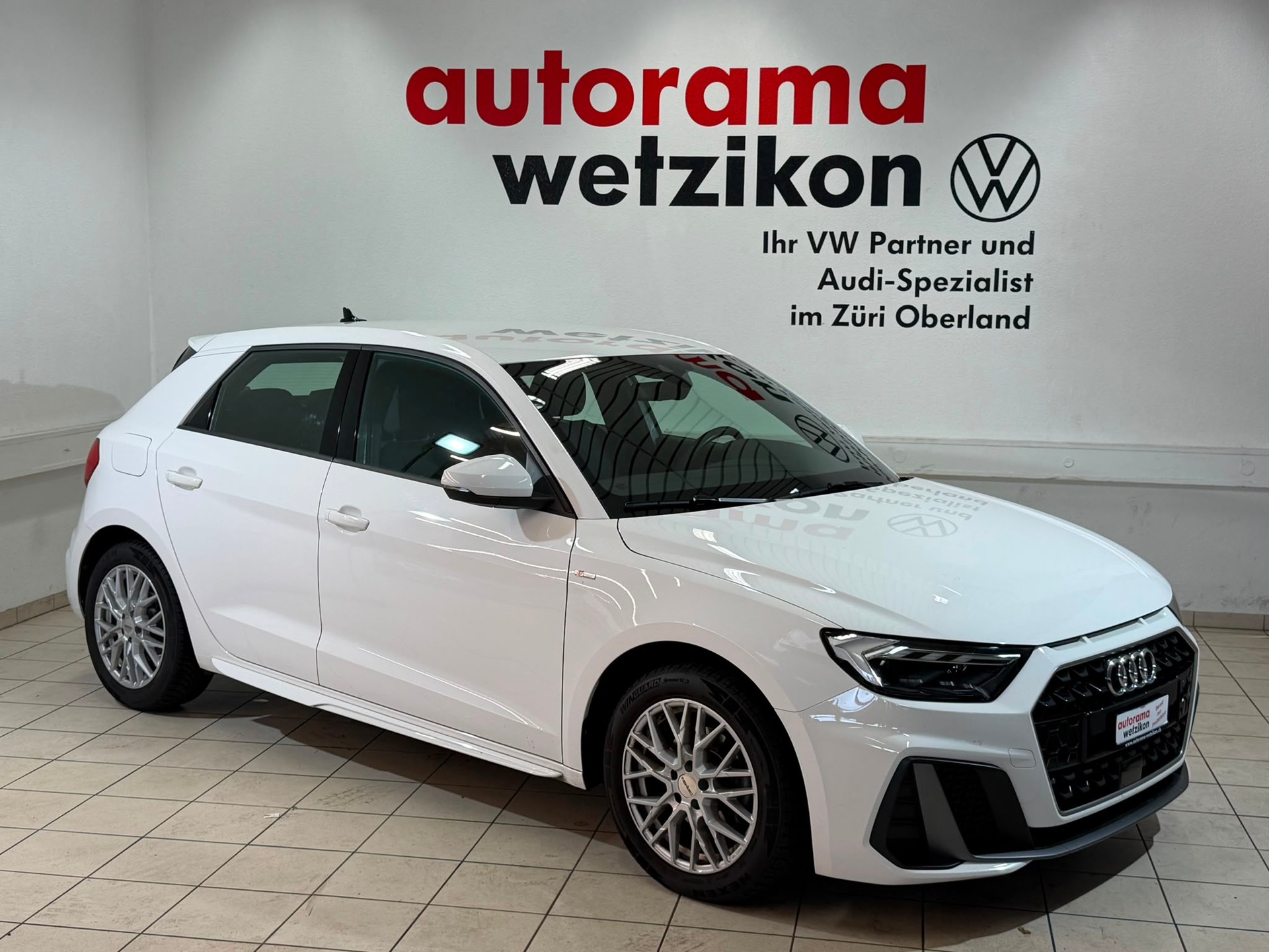 AUDI A1 Sportback 30 TFSI S Line Attraction S-tronic-image-0