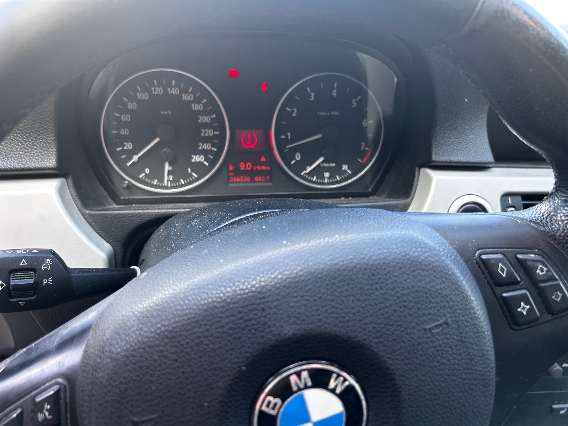 BMW 325i Touring-image-9