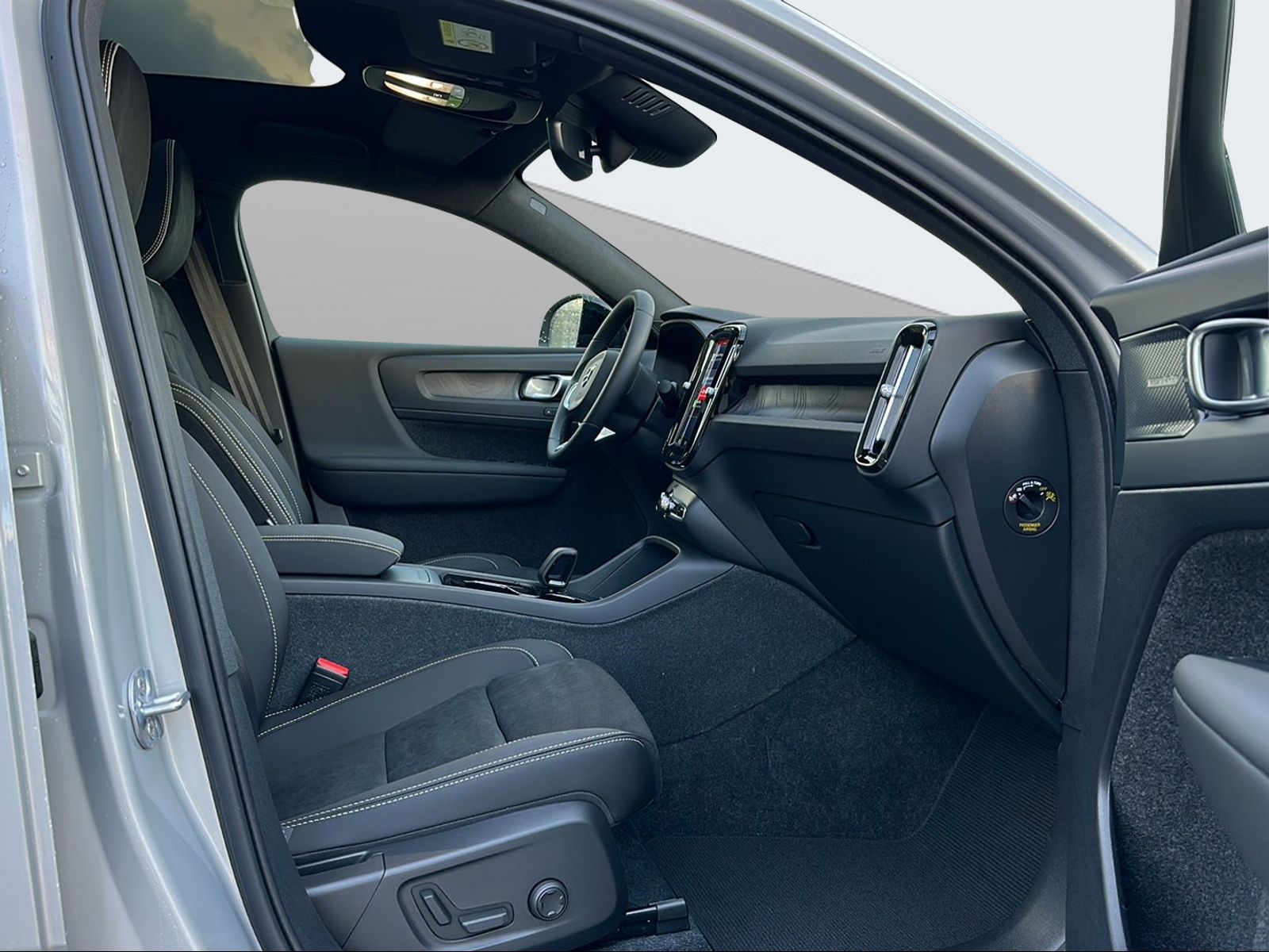 VOLVO C40 E80 Ultimate AWD-image-14