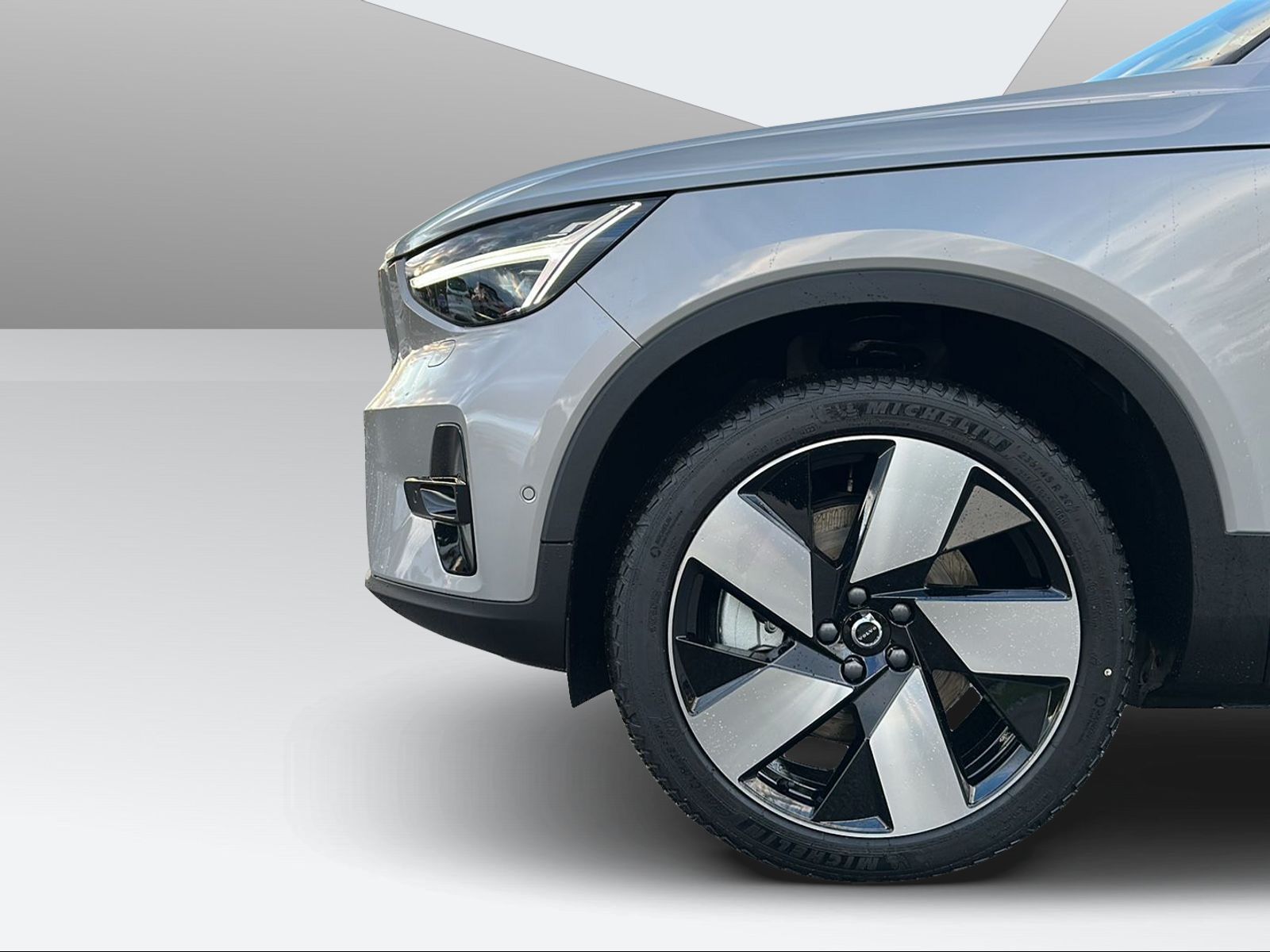 VOLVO C40 E80 Ultimate AWD-image-8