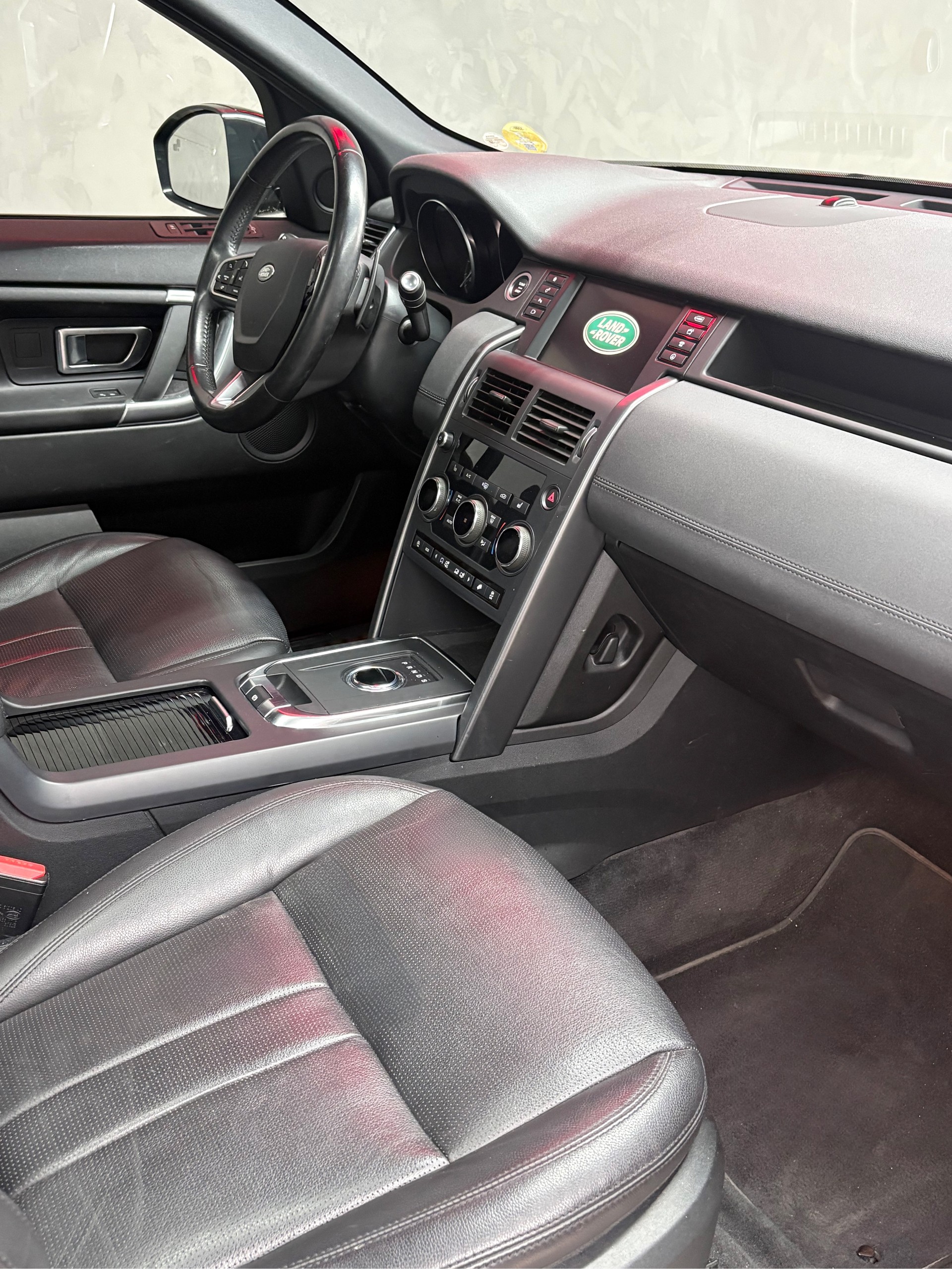 LAND ROVER Discovery Sport 2.0 TD4 Landmark AT9-image-11