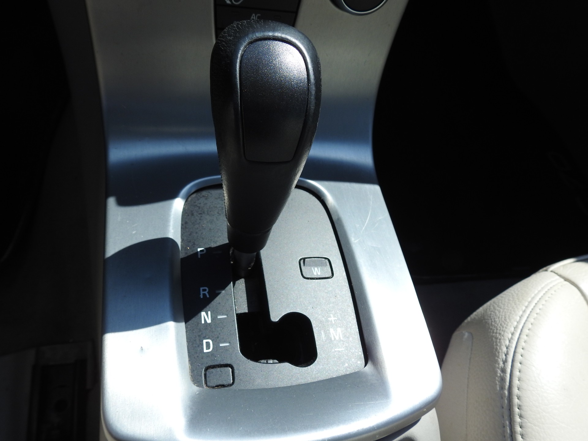 VOLVO C70 T5 Momentum-image-19