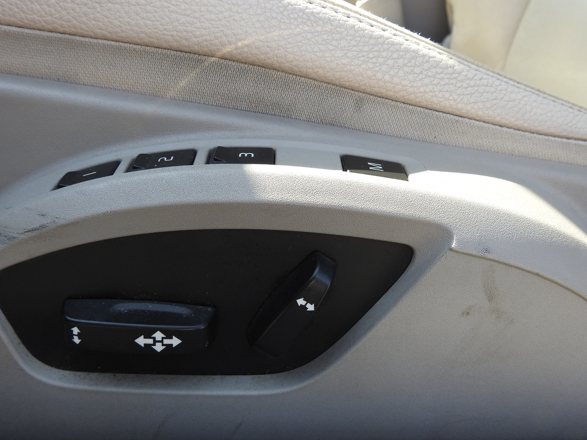 VOLVO C70 T5 Momentum-image-13
