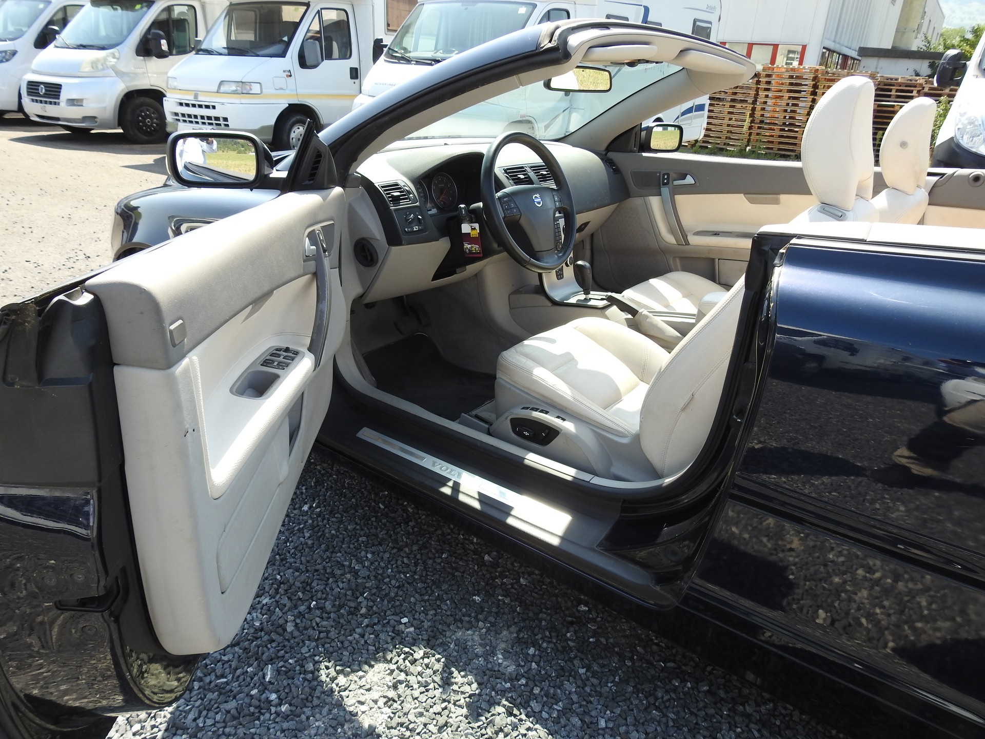 VOLVO C70 T5 Momentum-image-28