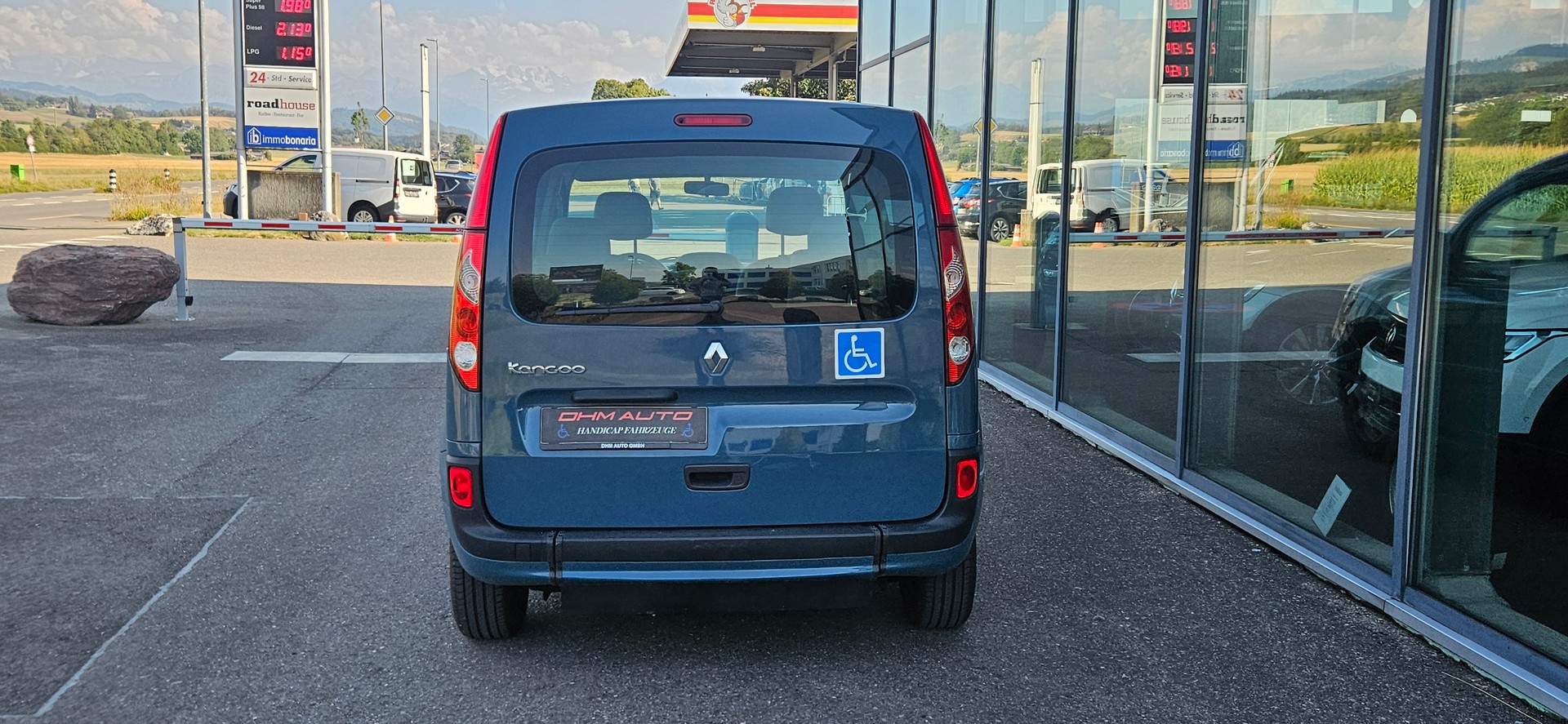 RENAULT Behindertengerecht-Rampe / 4-Sitze & ein Rollstuhlfahrer/in-image-5