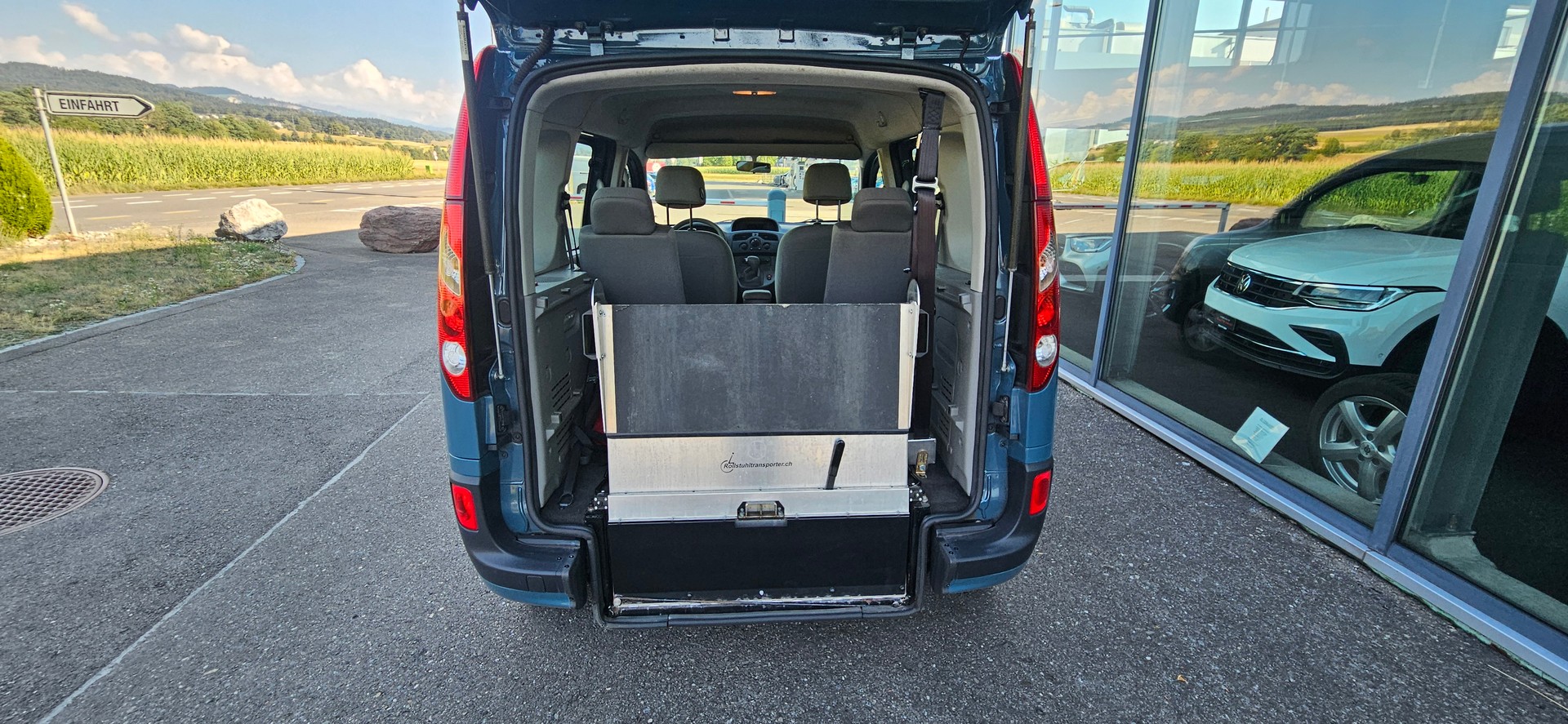 RENAULT Behindertengerecht-Rampe / 4-Sitze & ein Rollstuhlfahrer/in-image-13