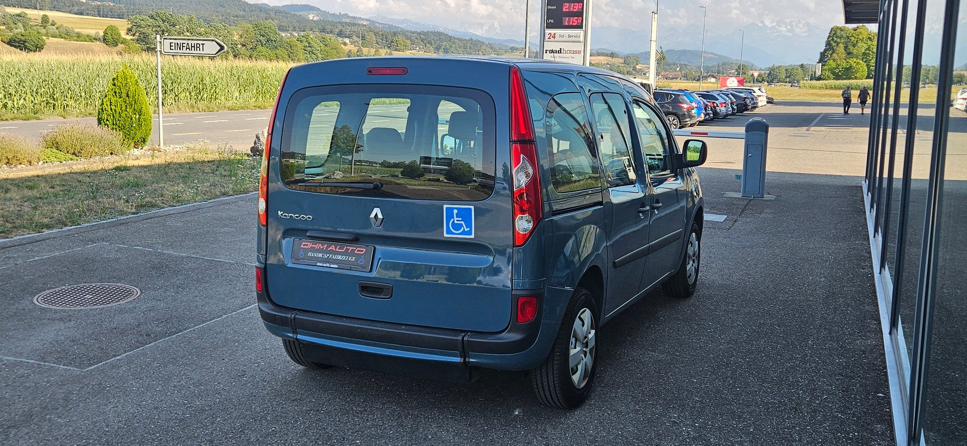 RENAULT Behindertengerecht-Rampe / 4-Sitze & ein Rollstuhlfahrer/in-image-6