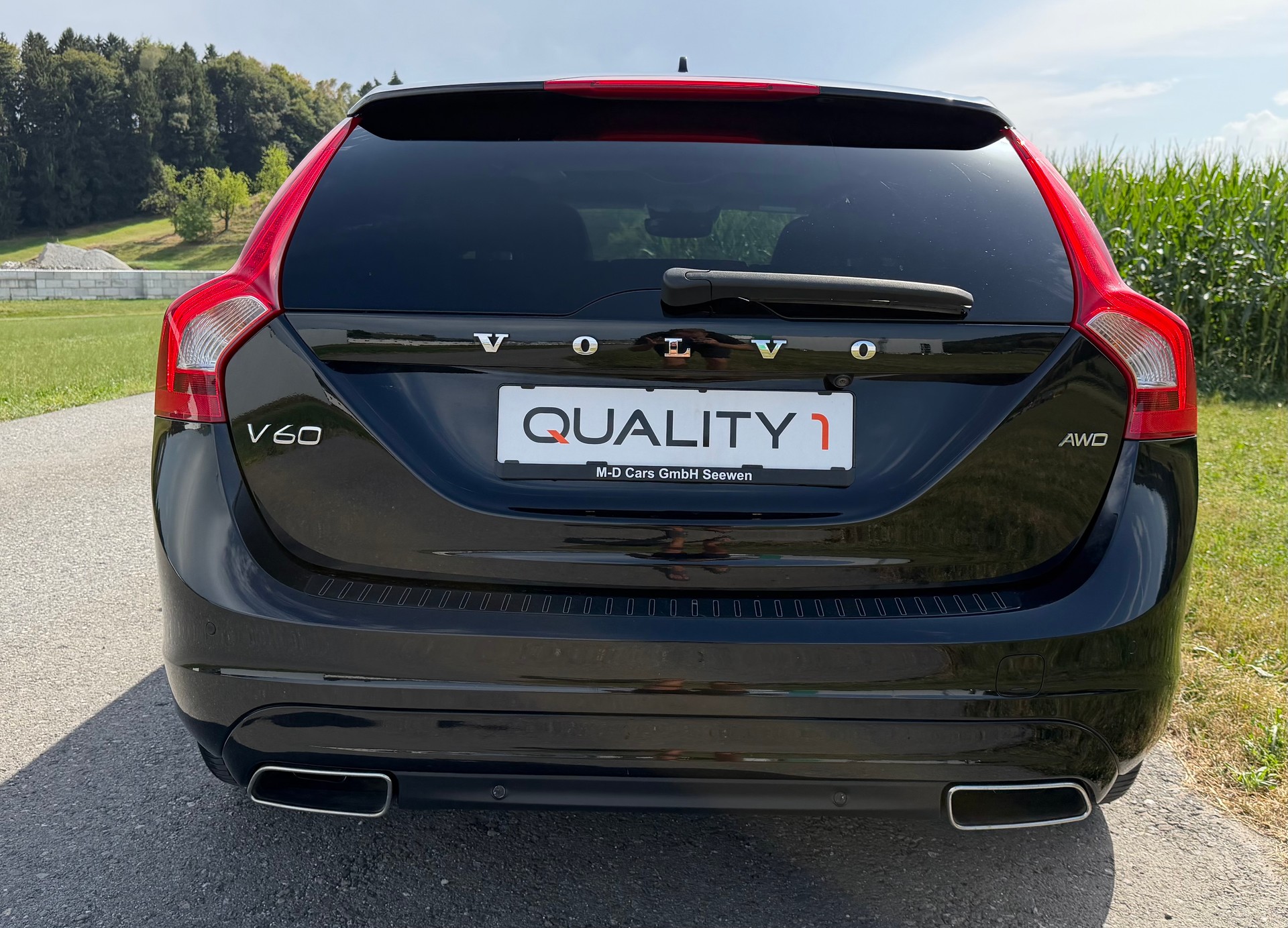 VOLVO V60 D4 AWD Summum Geartronic-image-4