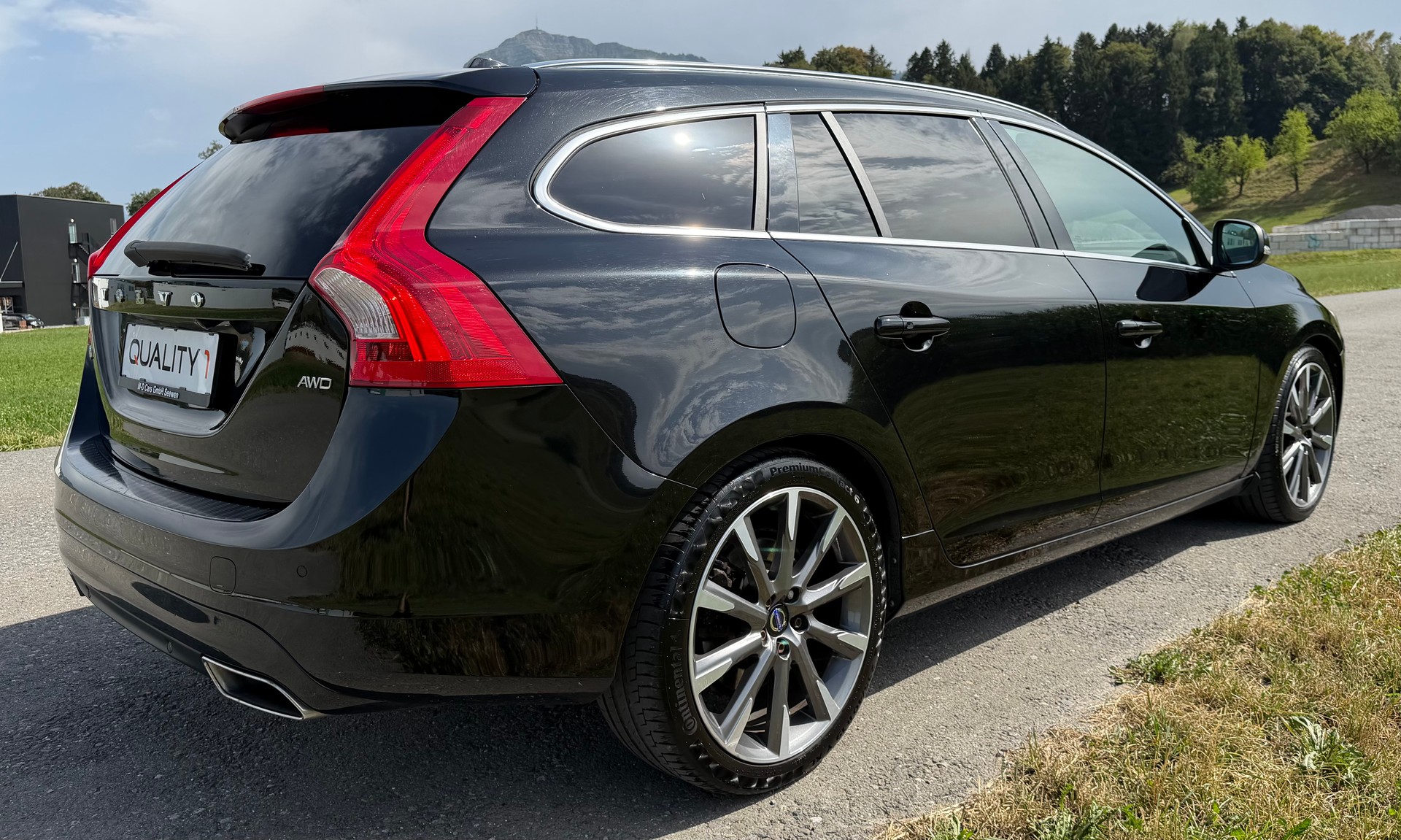 VOLVO V60 D4 AWD Summum Geartronic-image-5