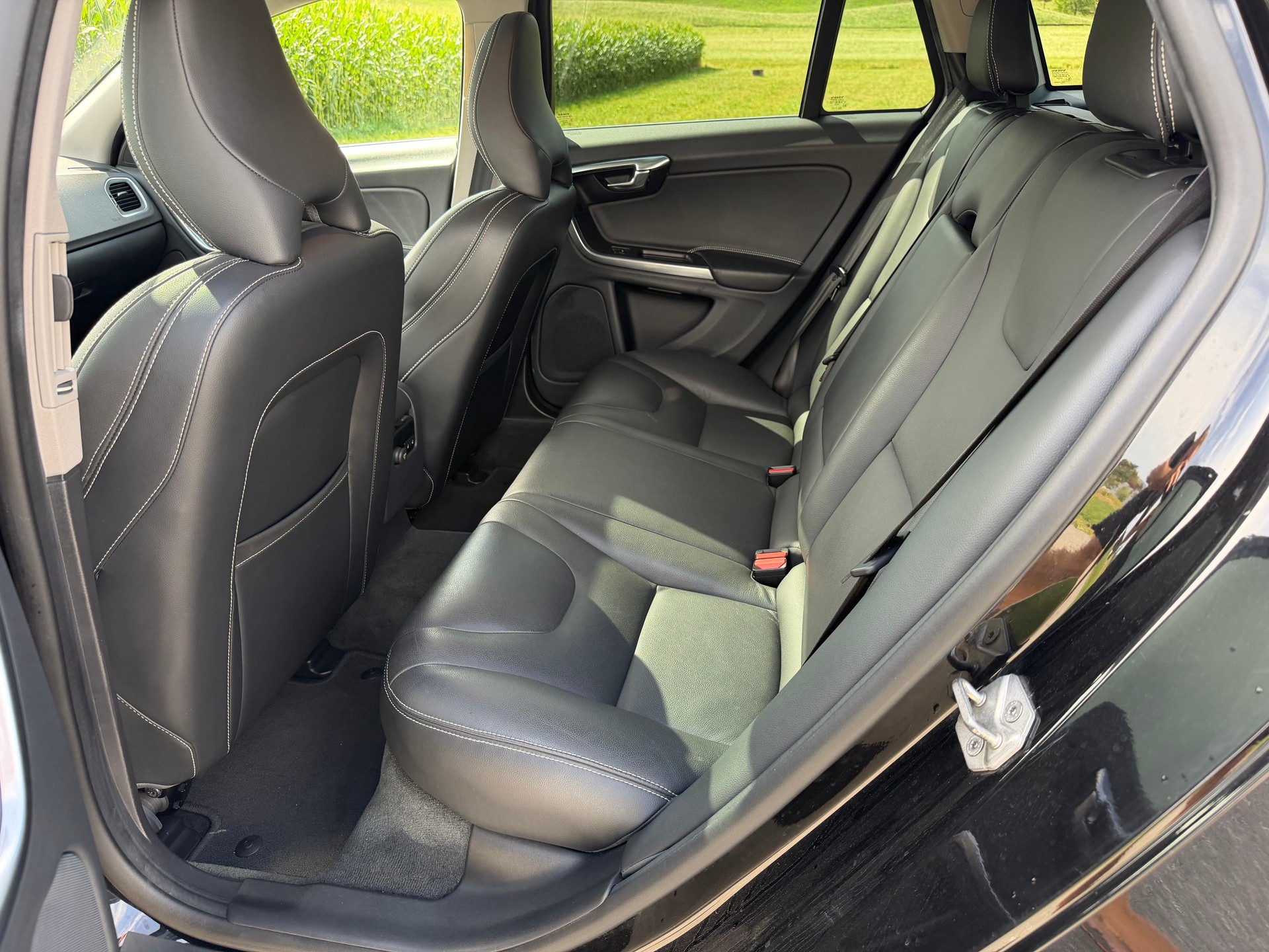 VOLVO V60 D4 AWD Summum Geartronic-image-10