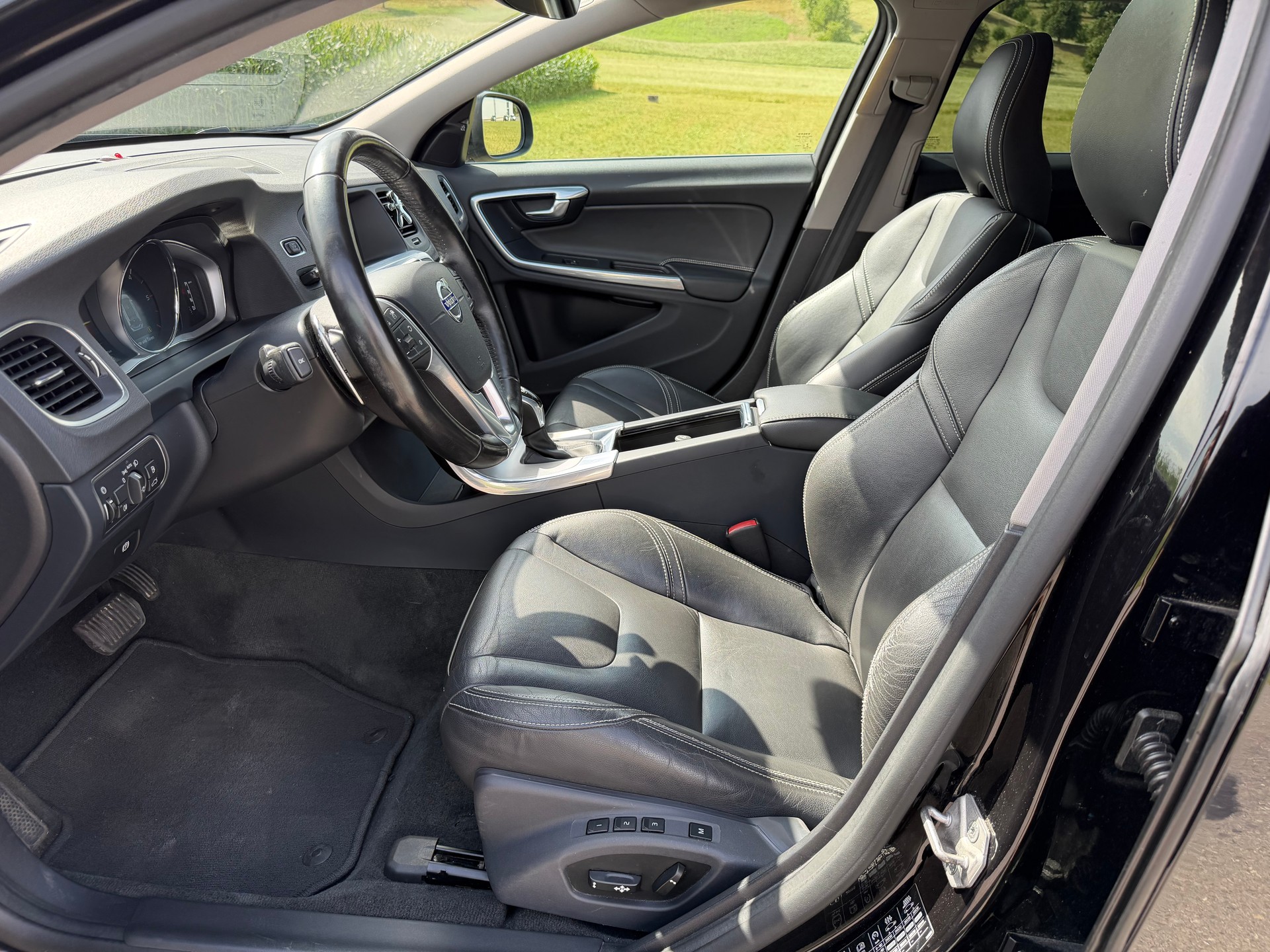 VOLVO V60 D4 AWD Summum Geartronic-image-7
