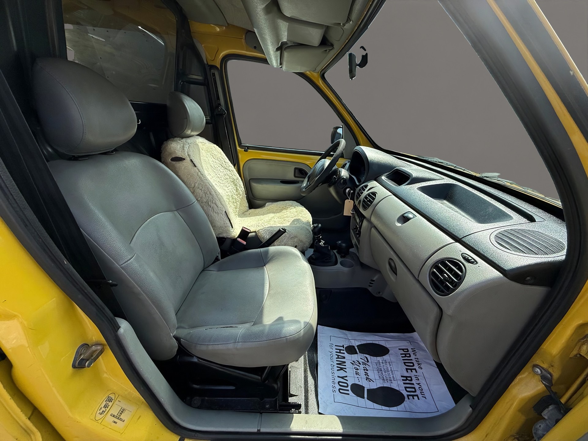 RENAULT Kangoo 1.5 dCi-image-9