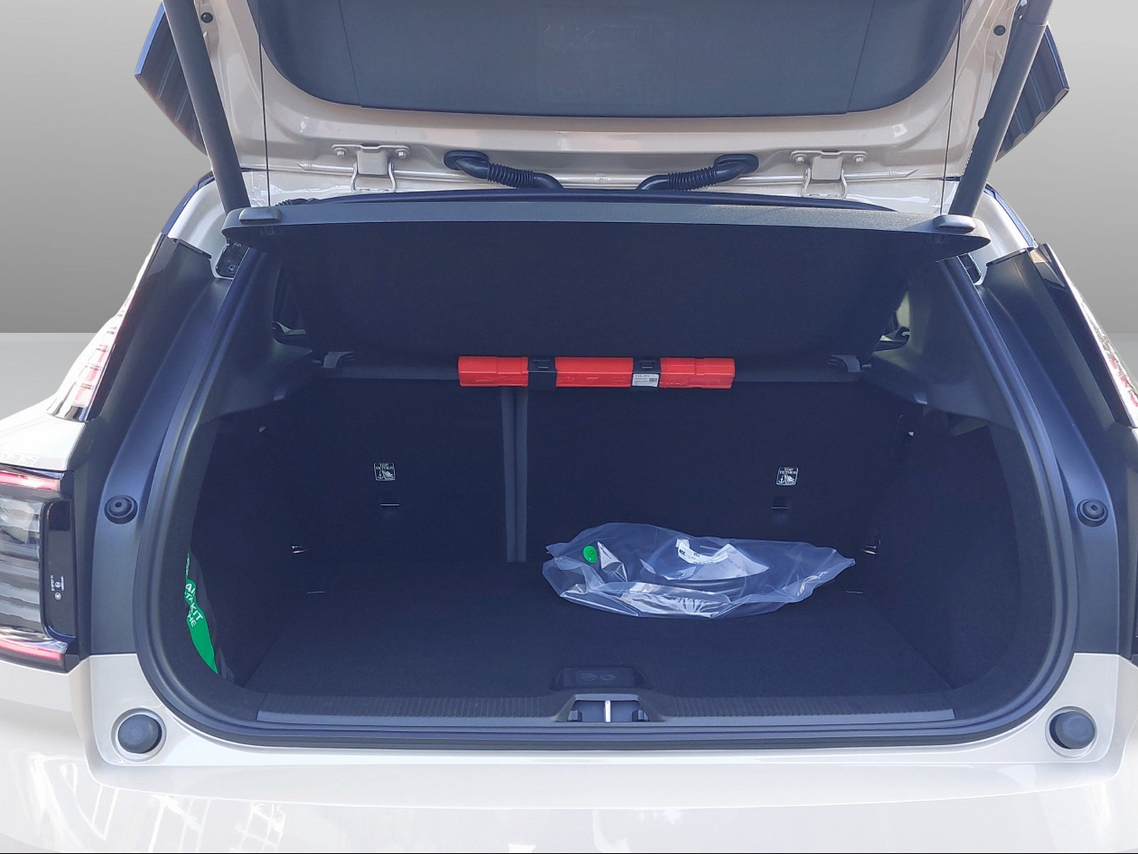 VOLVO EX 30 P8 Ultra AWD-image-9