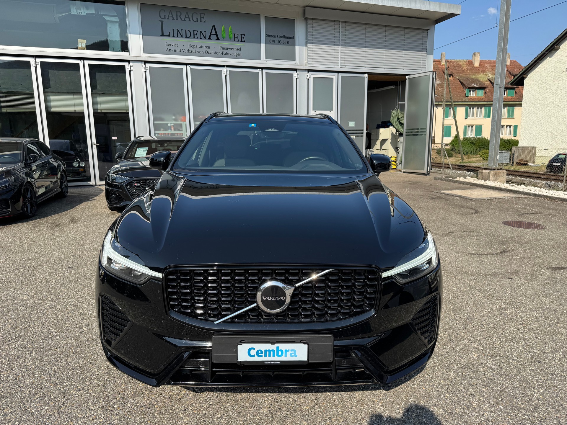 VOLVO XC60 B4 Diesel Mild Hybrid AWD R-Design Geartronic-image-3