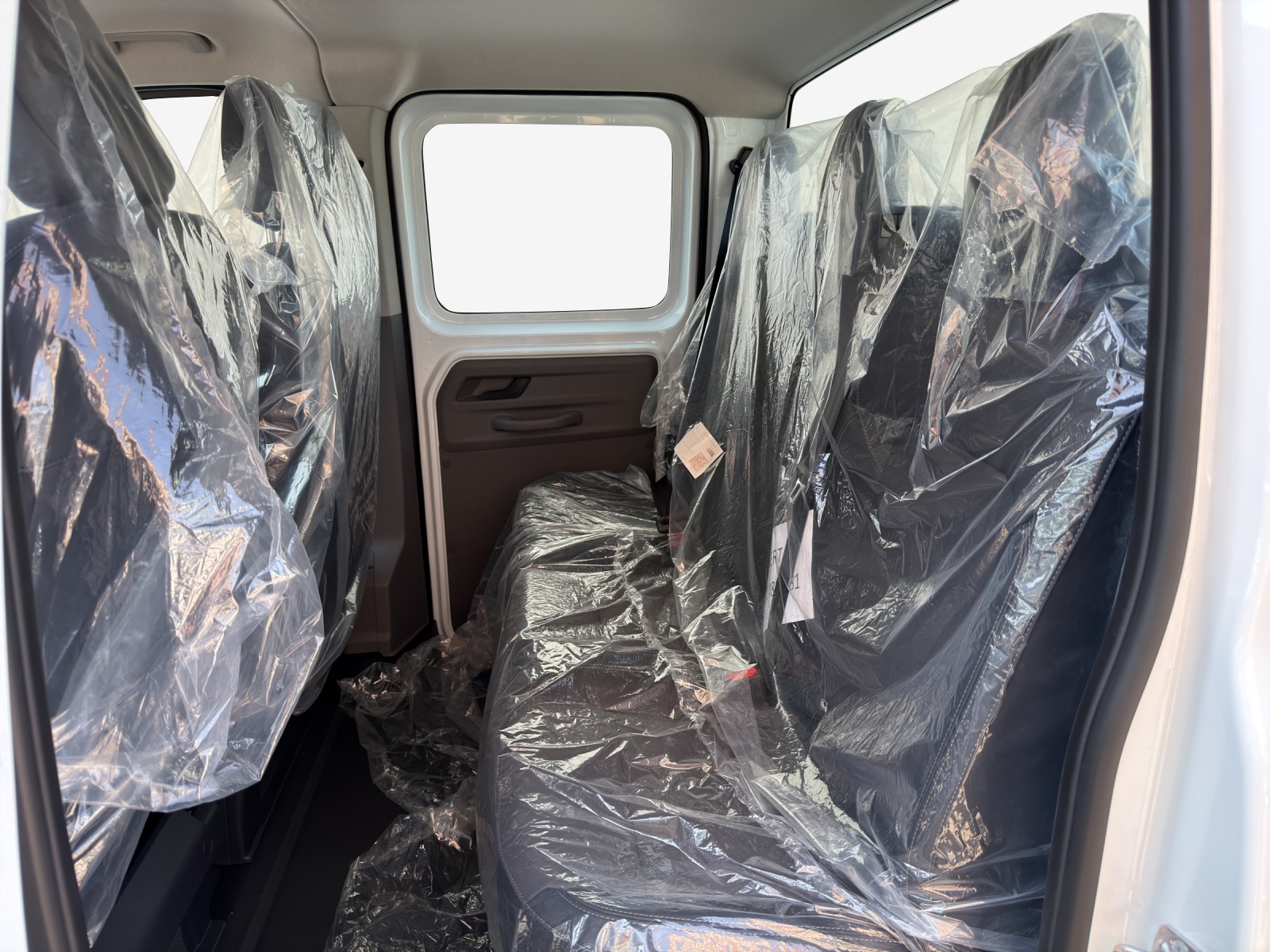 VW Transporter 2.0 TDI-image-11