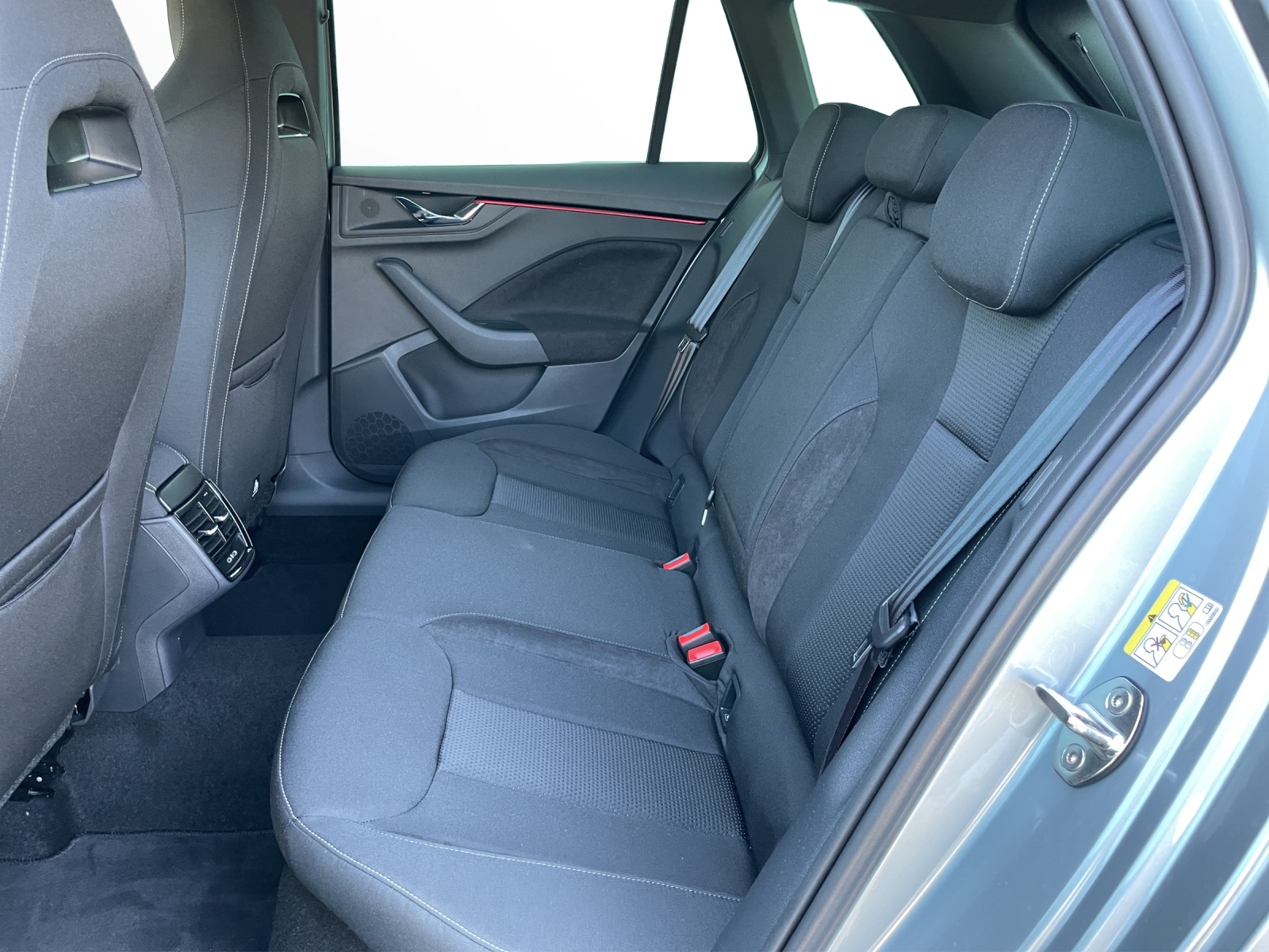 SKODA Kamiq 1.0 TSI Dynamic DSG-image-13