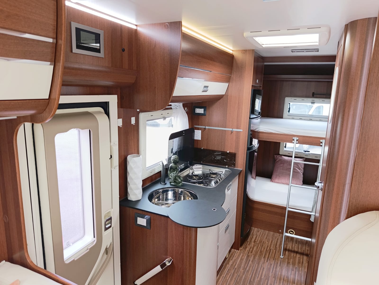 RIMOR Super Brig 689 TC ***das ultimative Familien-Wohnmobil der Oberklasse***-image-12