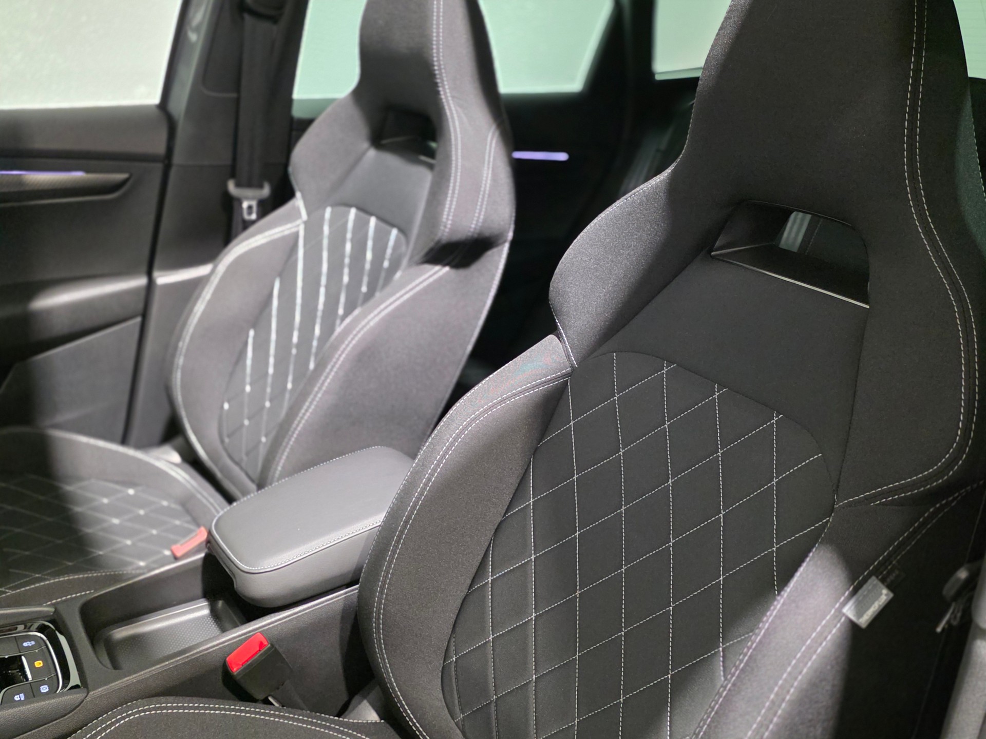 SKODA Karoq 1.5 TSI SportLine DSG-image-15