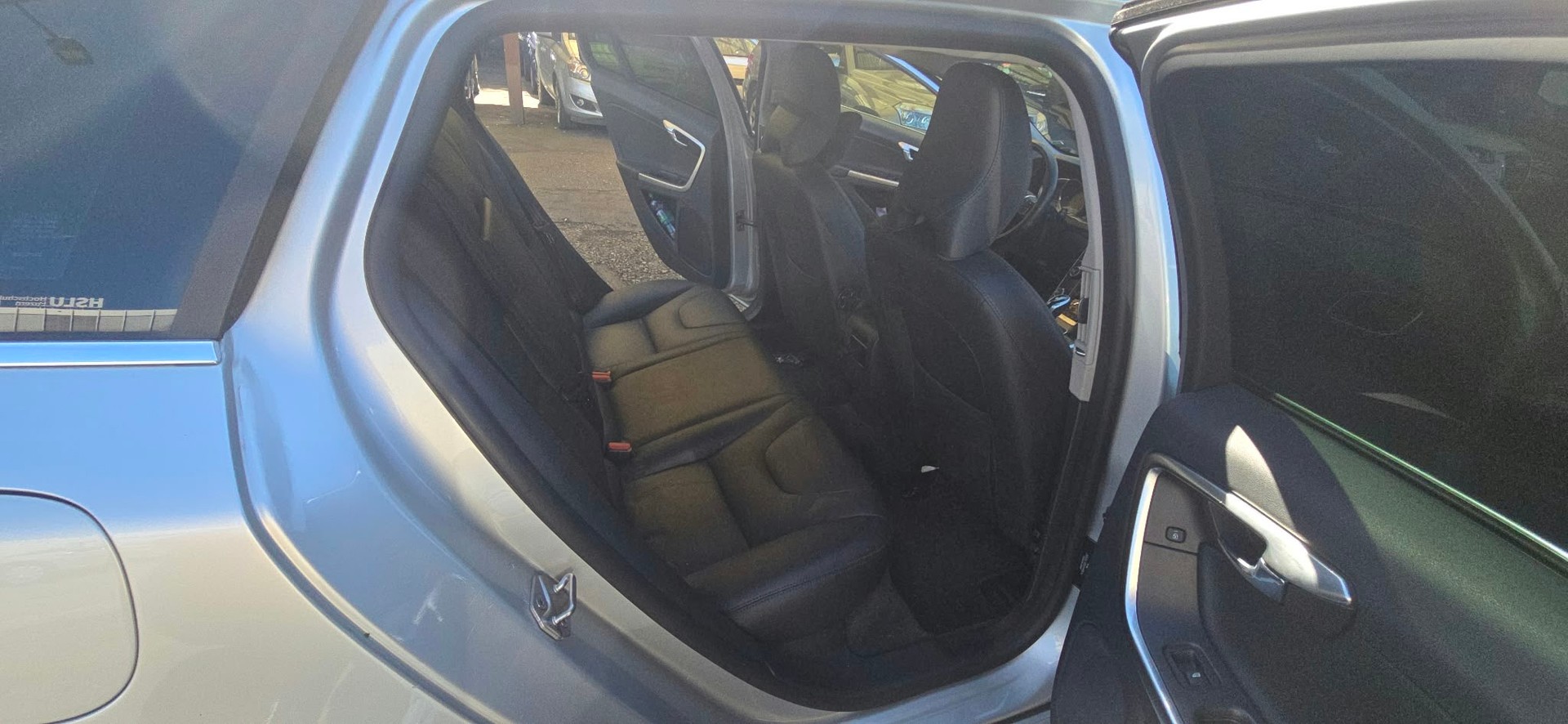 VOLVO V60 D6 AWD Plug-in Hybrid Summum Geartronic-image-10