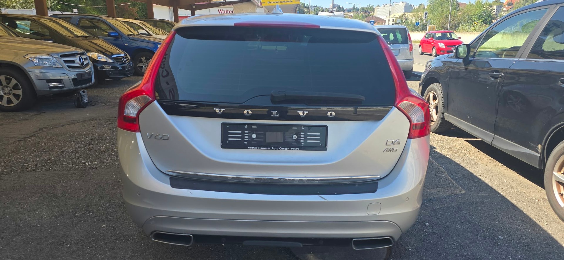 VOLVO V60 D6 AWD Plug-in Hybrid Summum Geartronic-image-7