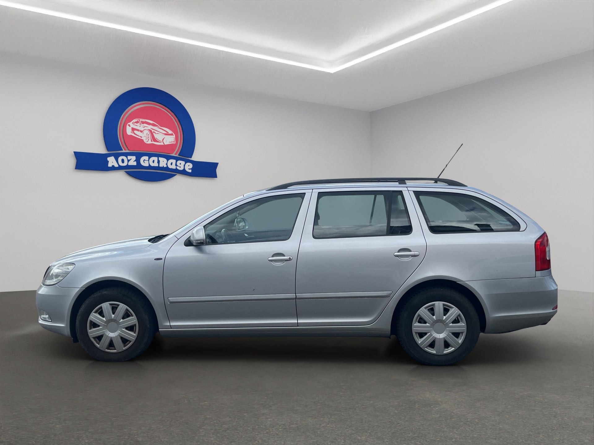 SKODA Octavia Combi 1.8 TSI 50Years 4x4-image-2