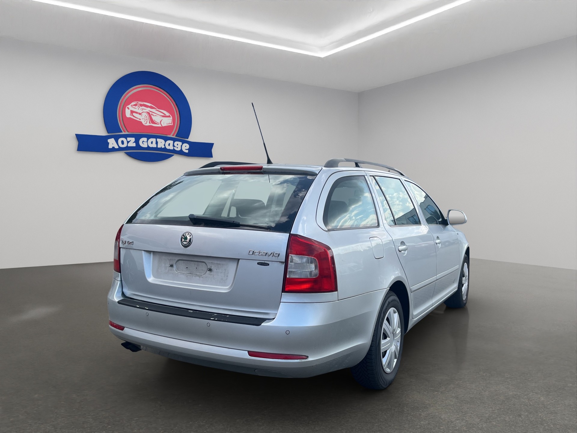 SKODA Octavia Combi 1.8 TSI 50Years 4x4-image-11