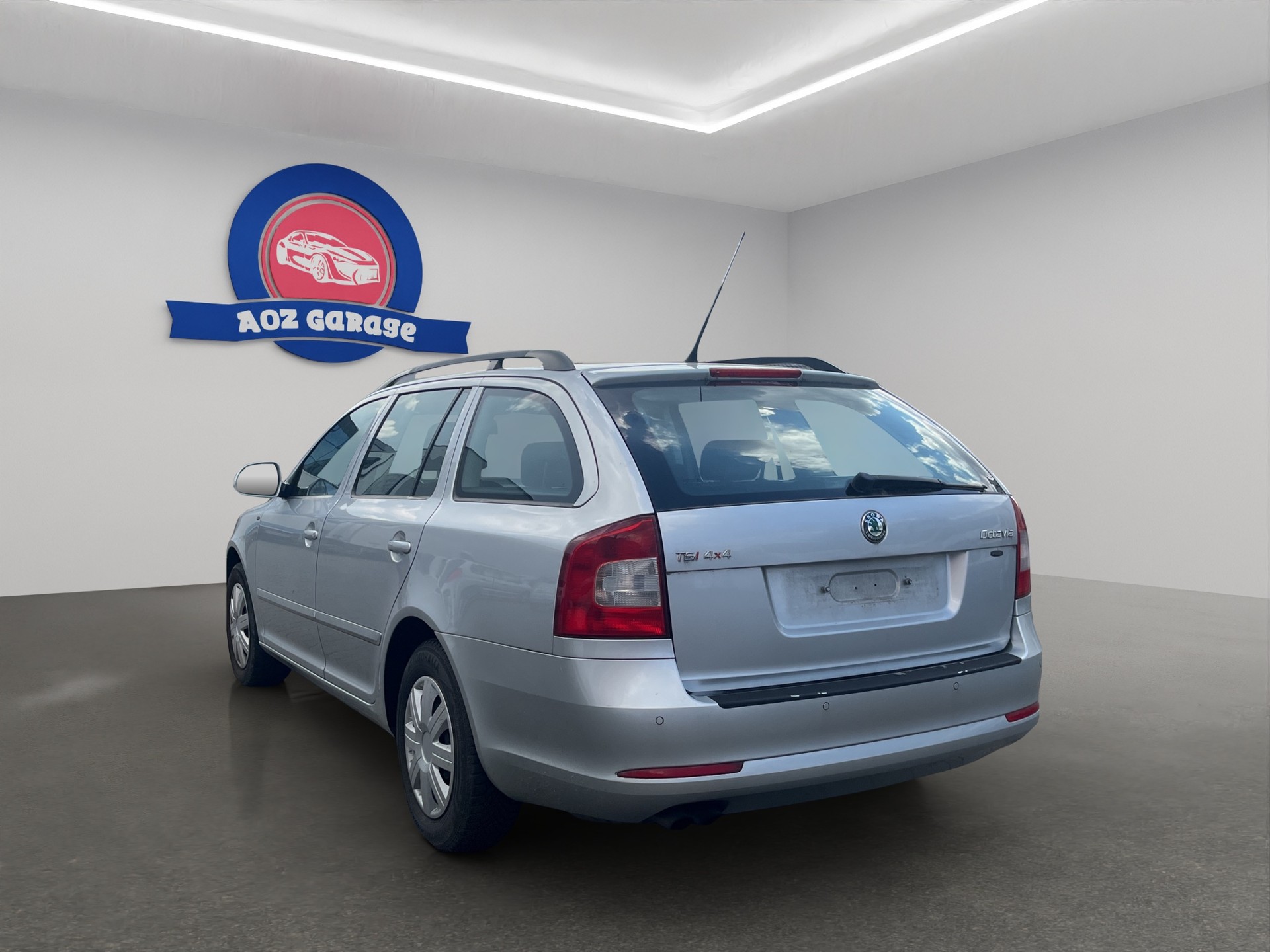 SKODA Octavia Combi 1.8 TSI 50Years 4x4-image-3