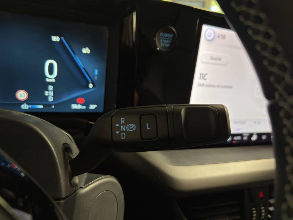FORD E-Tourneo Courier Titanium-image-15
