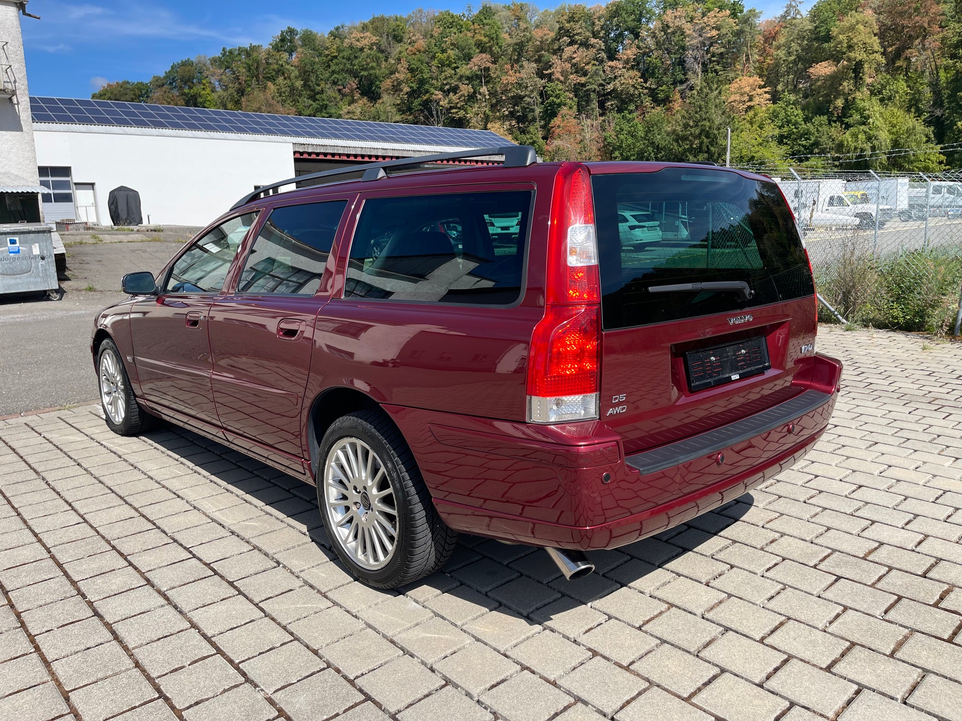 VOLVO V70 D5 AWD Summum-image-2