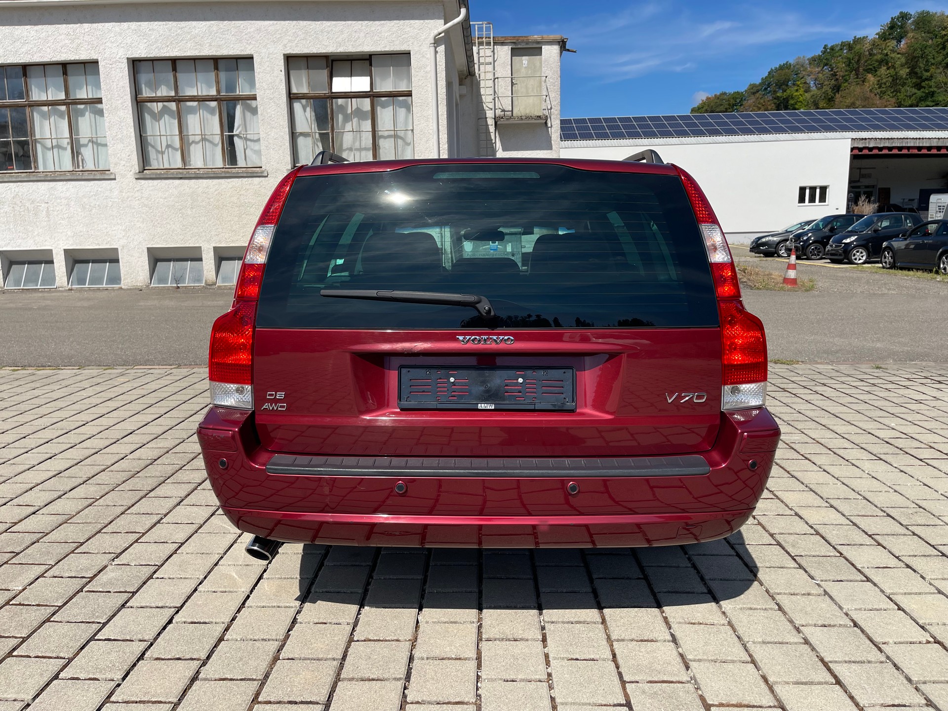 VOLVO V70 D5 AWD Summum-image-3