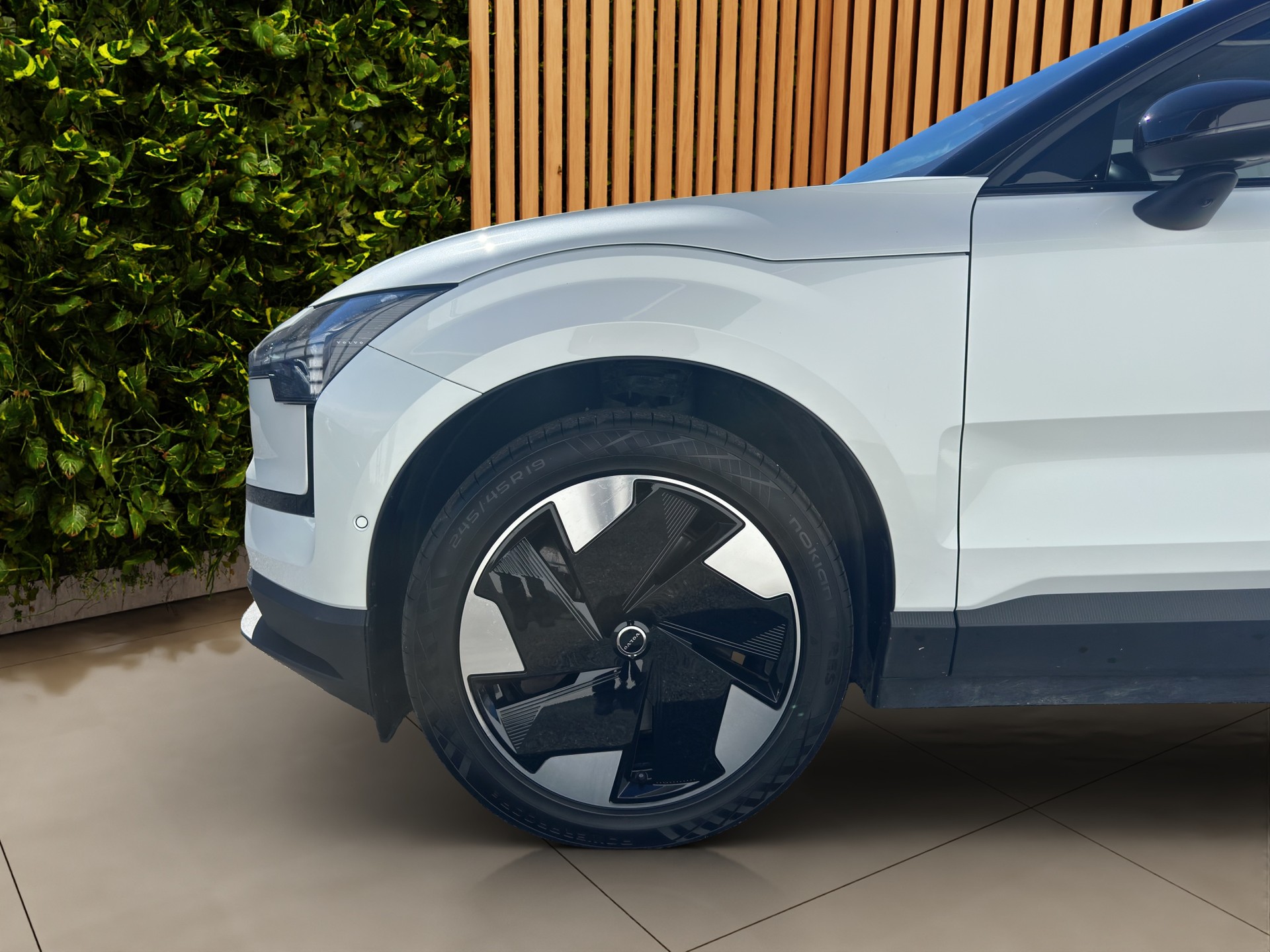 VOLVO EX30 E60 Twin Ultra AWD-image-8