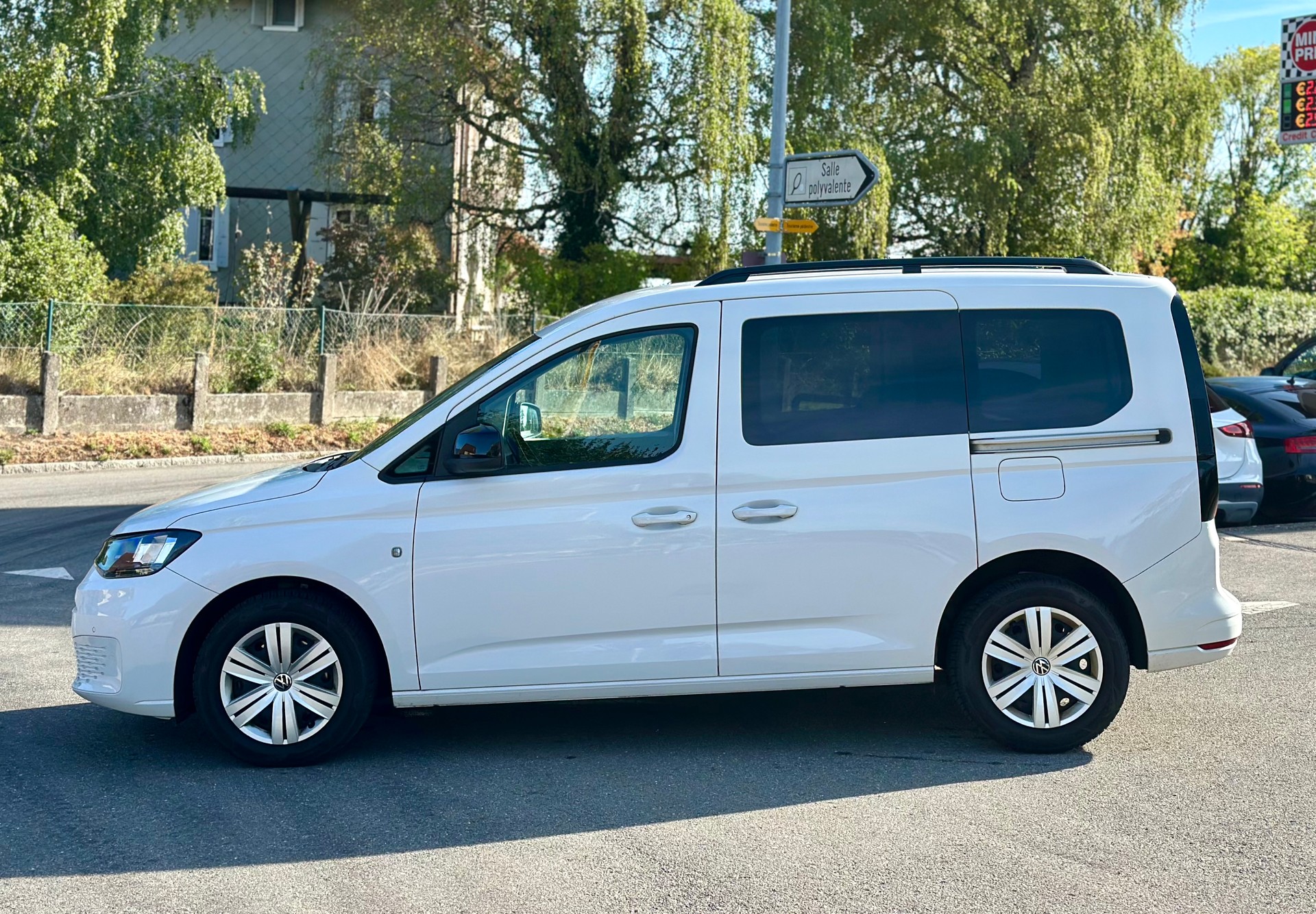 VW Caddy 2.0 TDI Liberty DSG-image-5