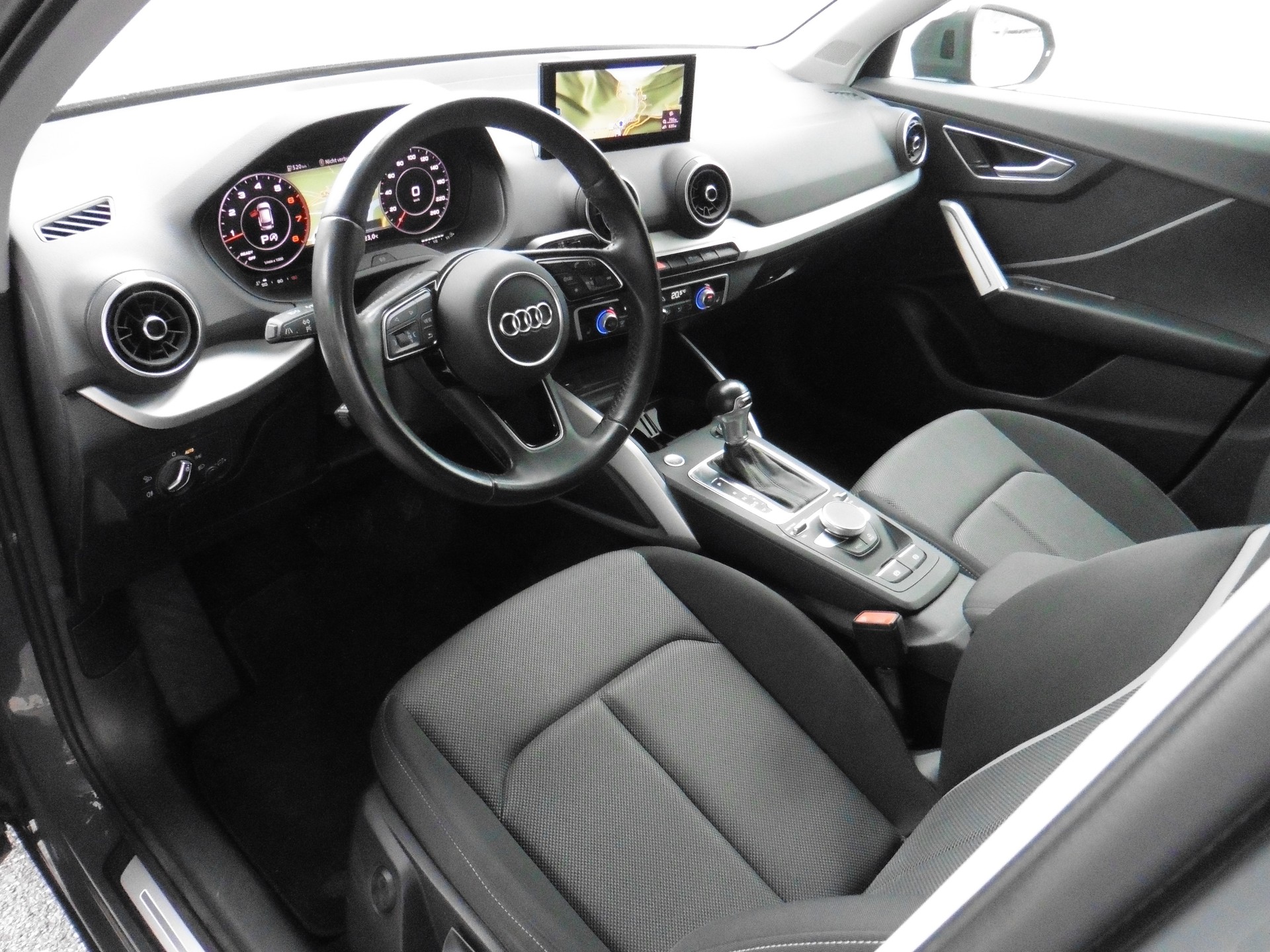 AUDI Q2 2.0 TFSI sport quattro S-tronic-image-14
