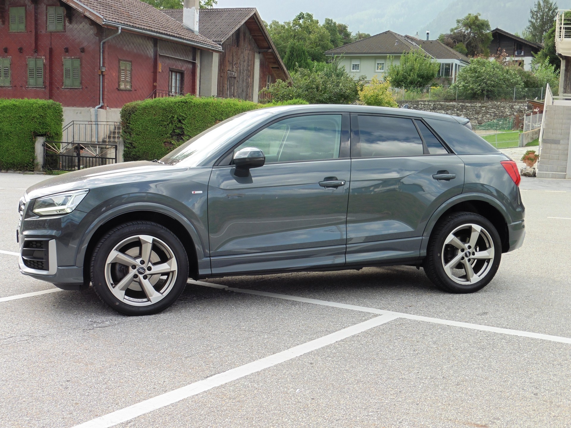 AUDI Q2 2.0 TFSI sport quattro S-tronic-image-5