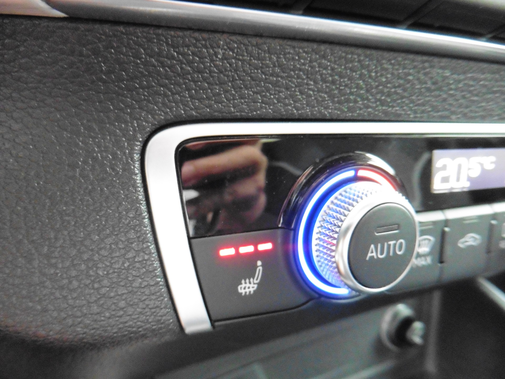 AUDI Q2 2.0 TFSI sport quattro S-tronic-image-19