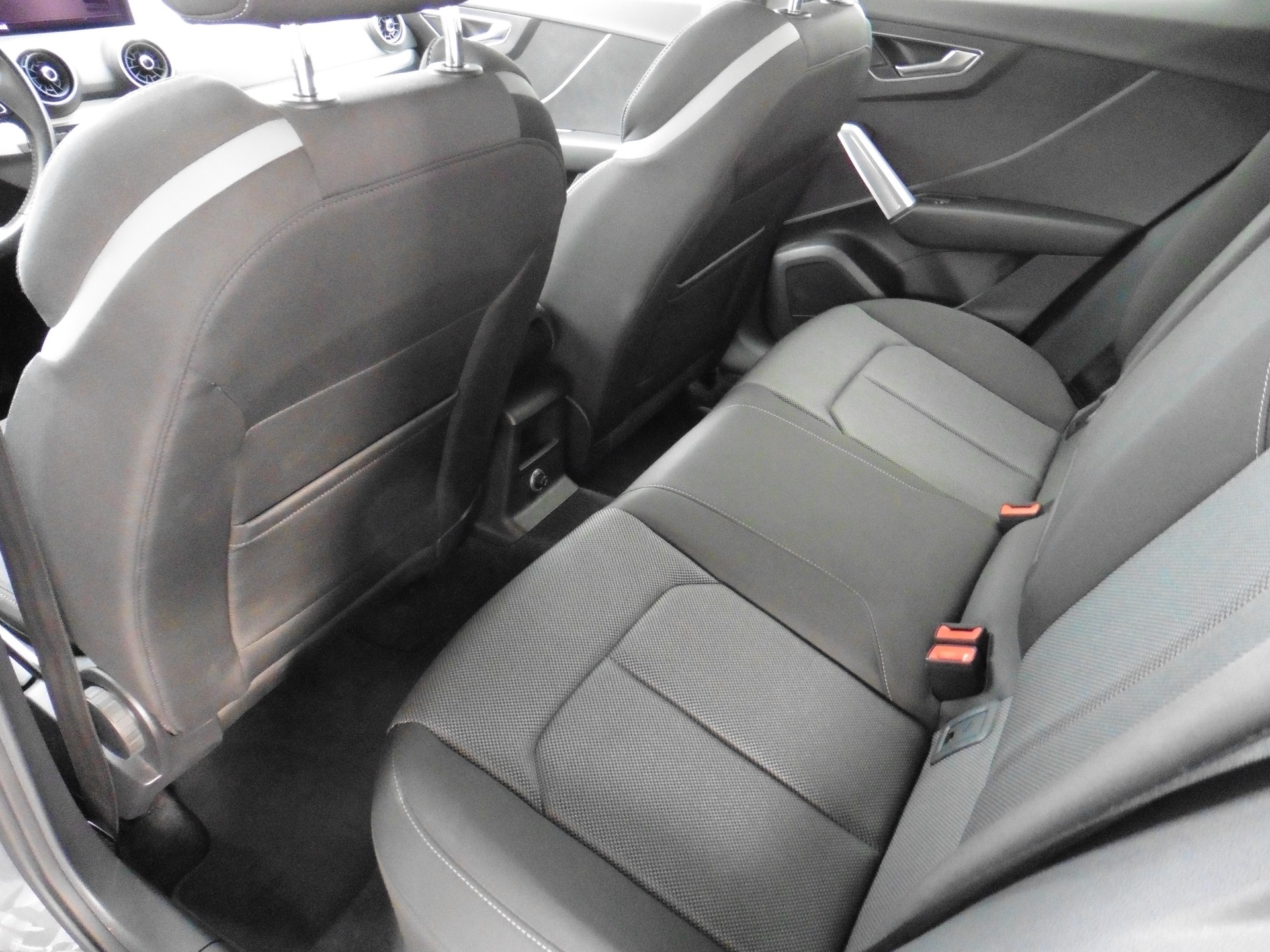 AUDI Q2 2.0 TFSI sport quattro S-tronic-image-26