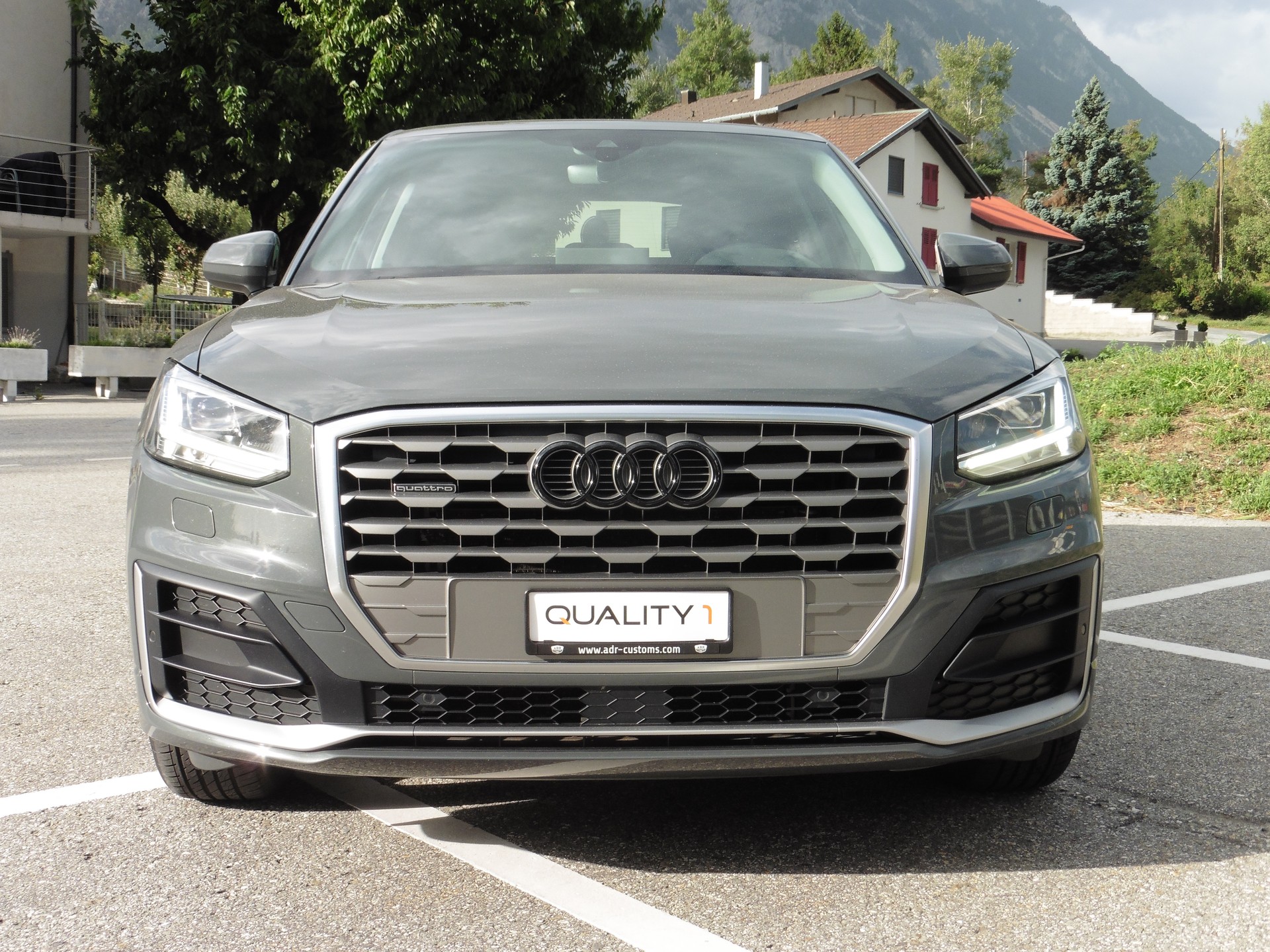 AUDI Q2 2.0 TFSI sport quattro S-tronic-showroom-element-3