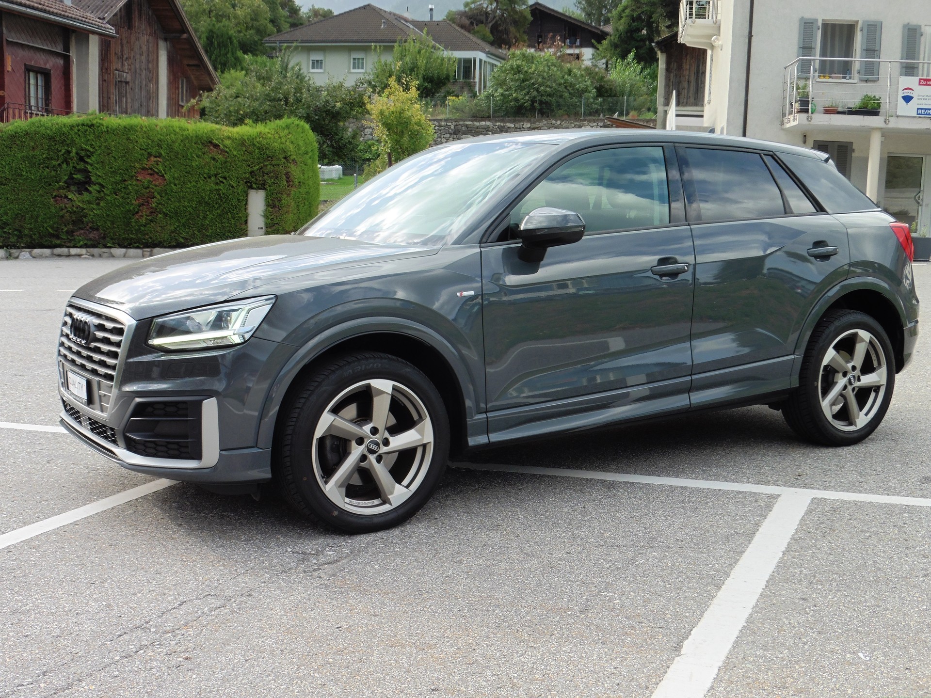 AUDI Q2 2.0 TFSI sport quattro S-tronic-image-4