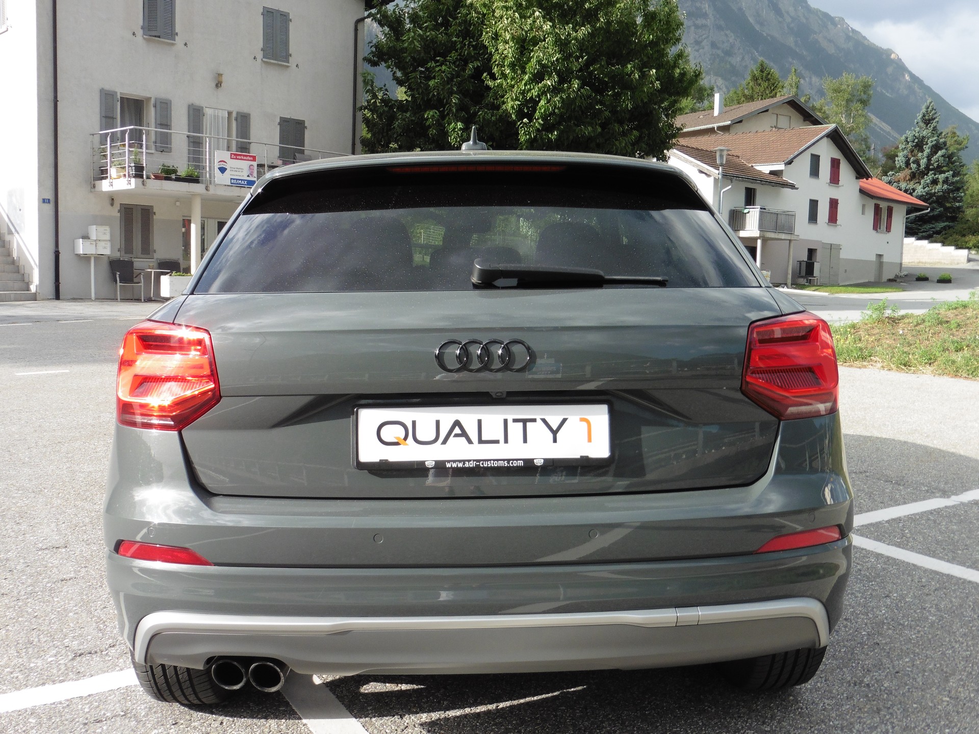 AUDI Q2 2.0 TFSI sport quattro S-tronic-image-9