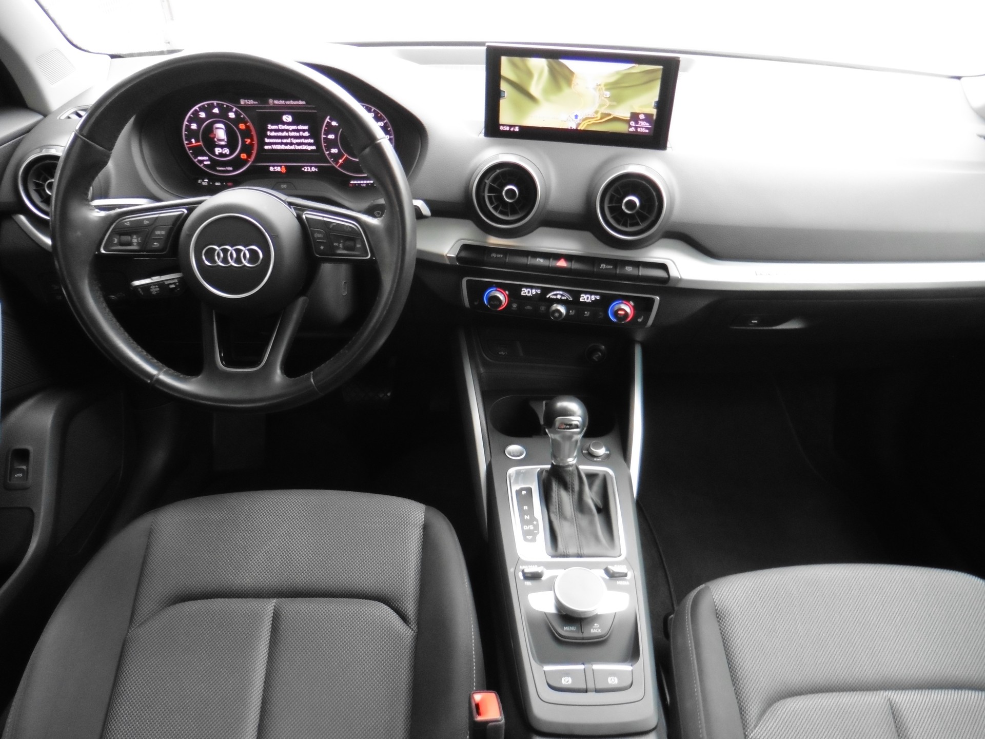 AUDI Q2 2.0 TFSI sport quattro S-tronic-image-12