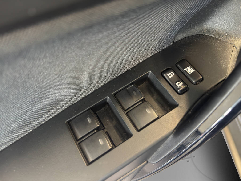 TOYOTA Auris 1.8 HSD Trend-image-4