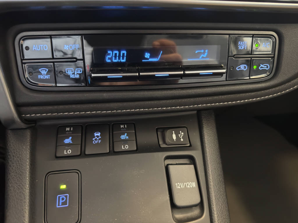TOYOTA Auris 1.8 HSD Trend-image-12
