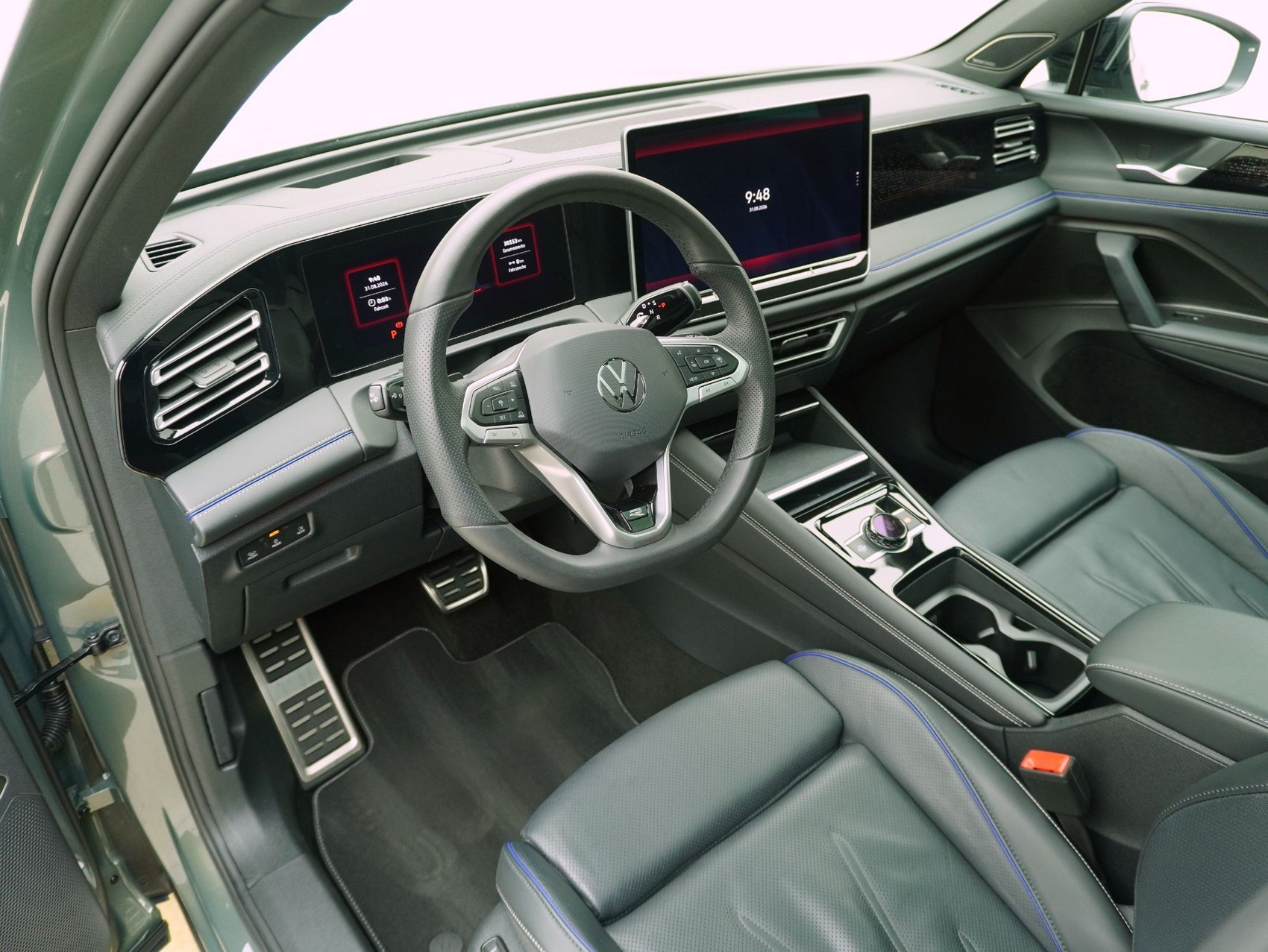 VW Tiguan 1.5 TSI DSG PHEV R-Line Black Style-image-10