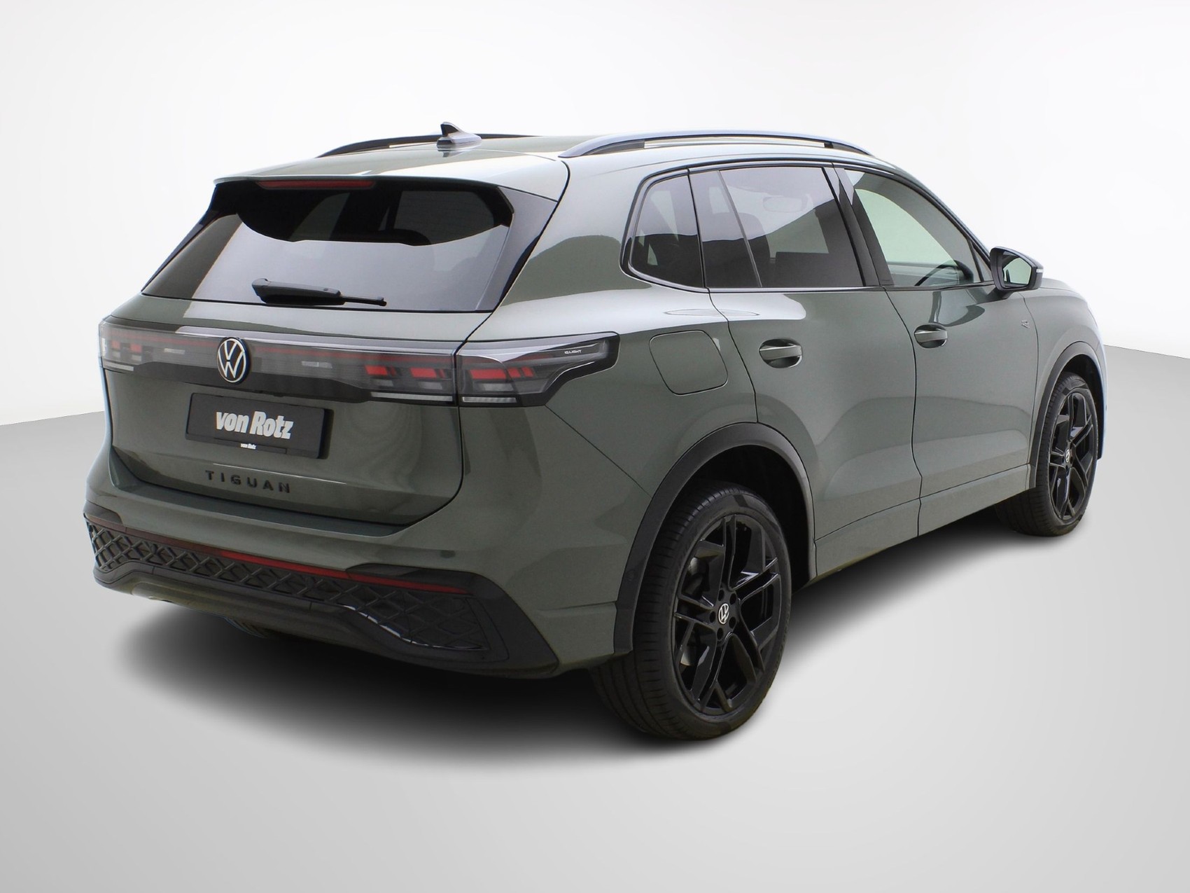 VW Tiguan 1.5 TSI DSG PHEV R-Line Black Style-image-4