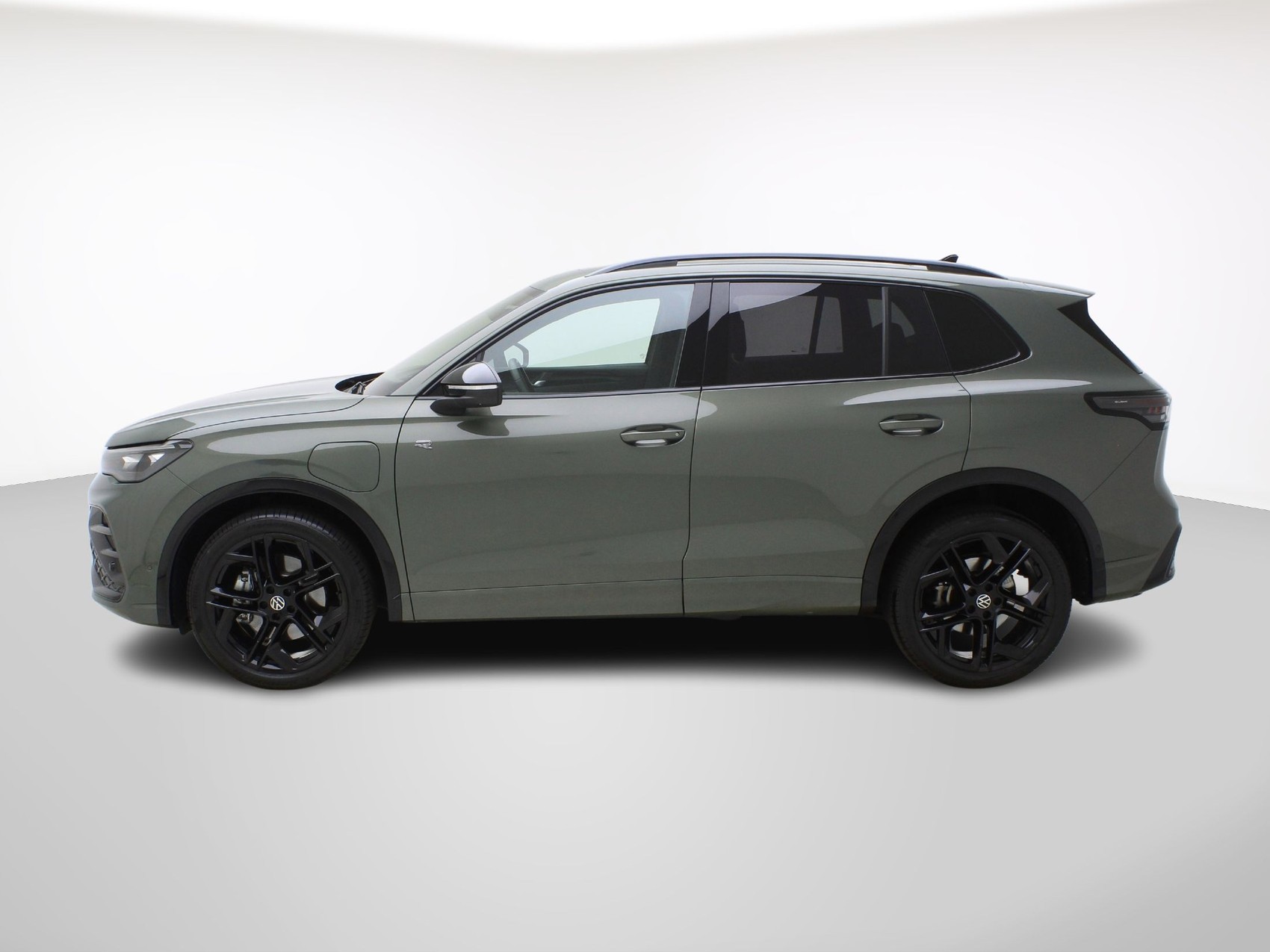 VW Tiguan 1.5 TSI DSG PHEV R-Line Black Style-image-2