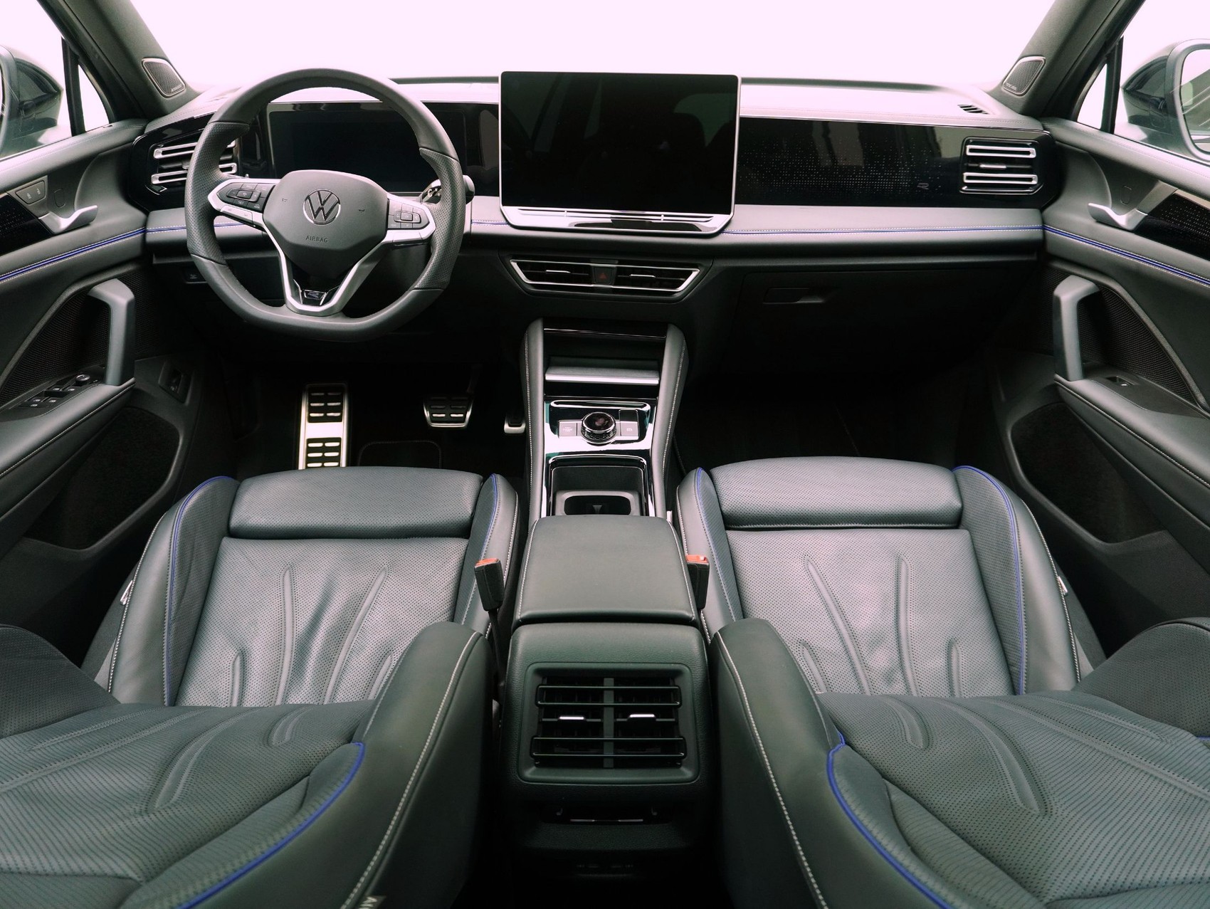 VW Tiguan 1.5 TSI DSG PHEV R-Line Black Style-image-14