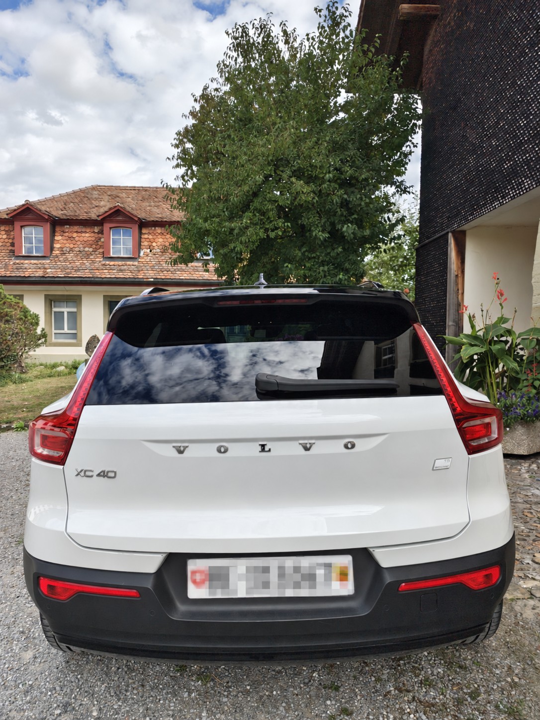 VOLVO 1.5 T5 TE R-Design-image-2