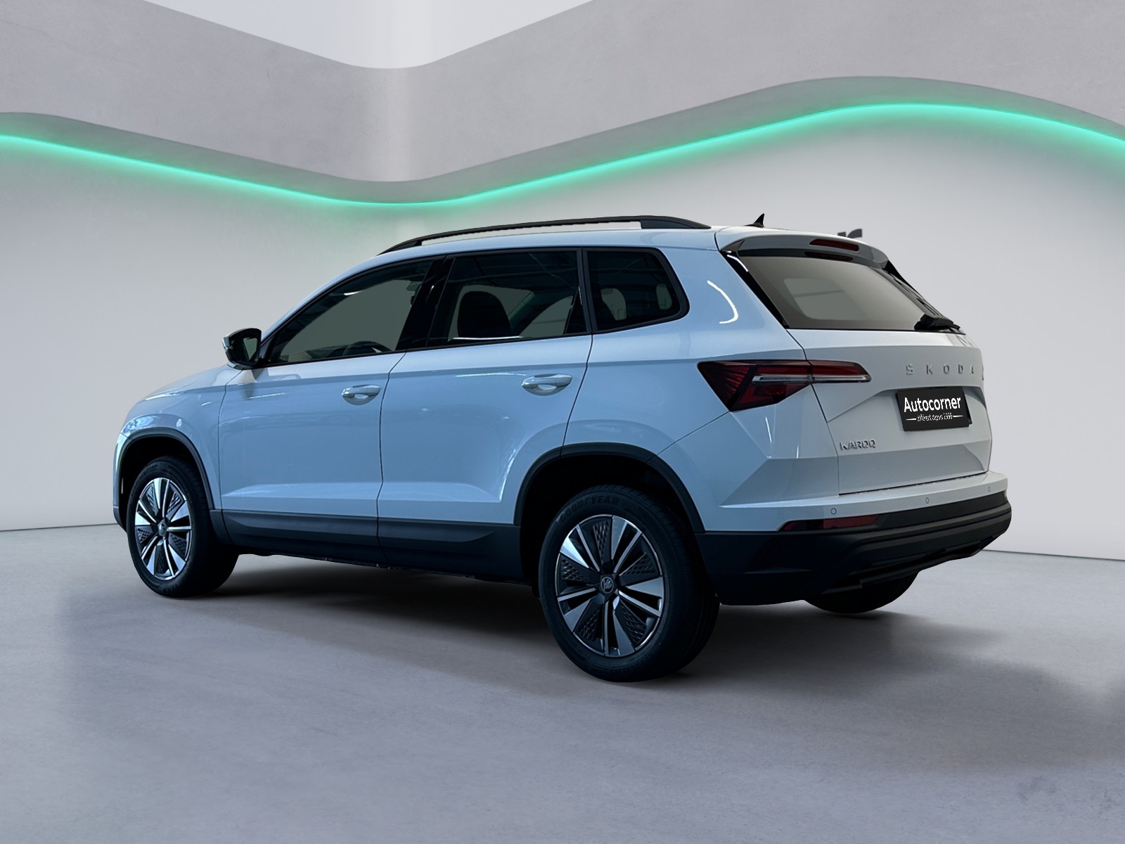 SKODA Karoq 2.0 TDI CR Dynamic 4x4 DSG-image-2