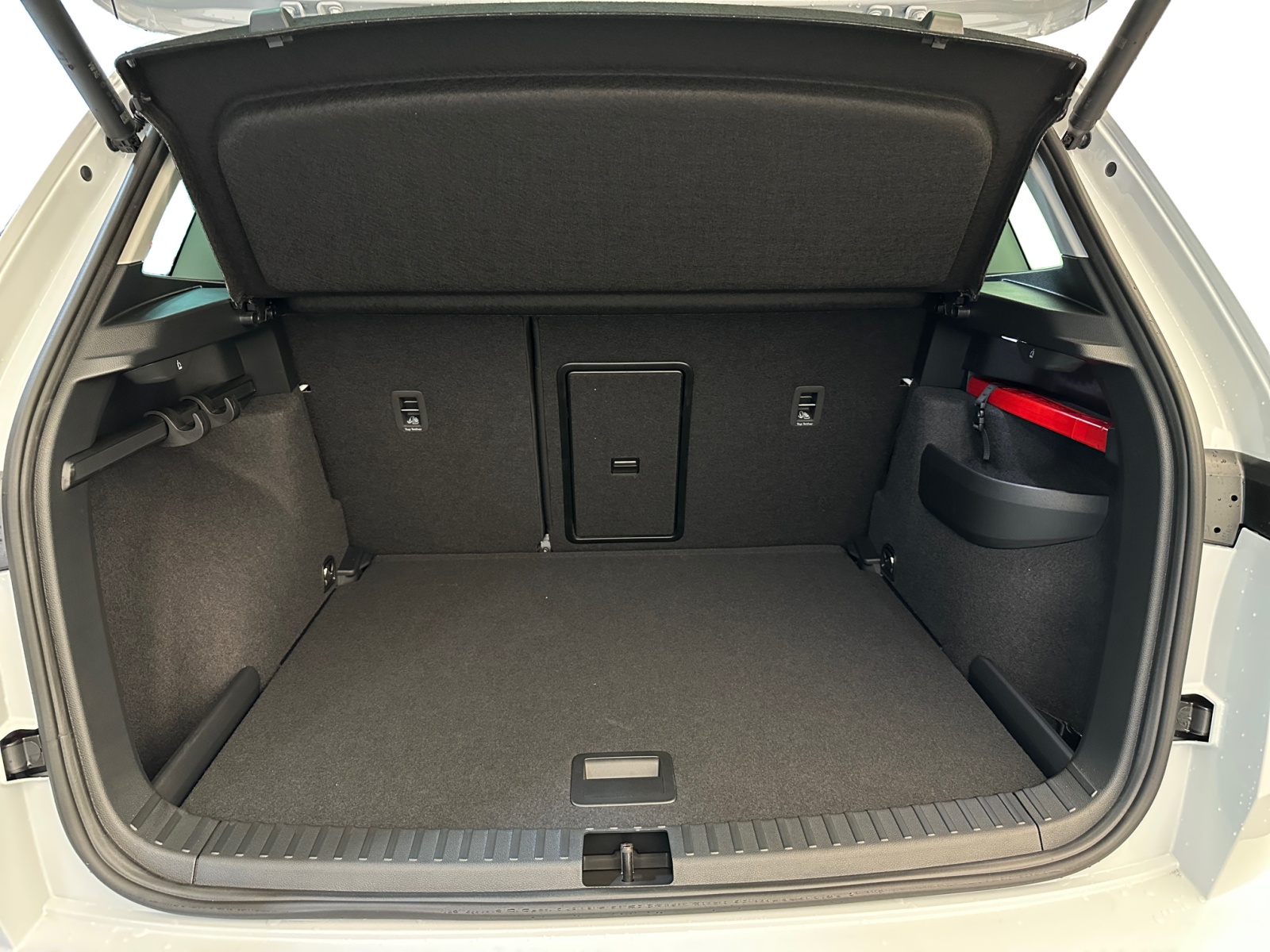 SKODA Karoq 2.0 TDI CR Dynamic 4x4 DSG-image-12